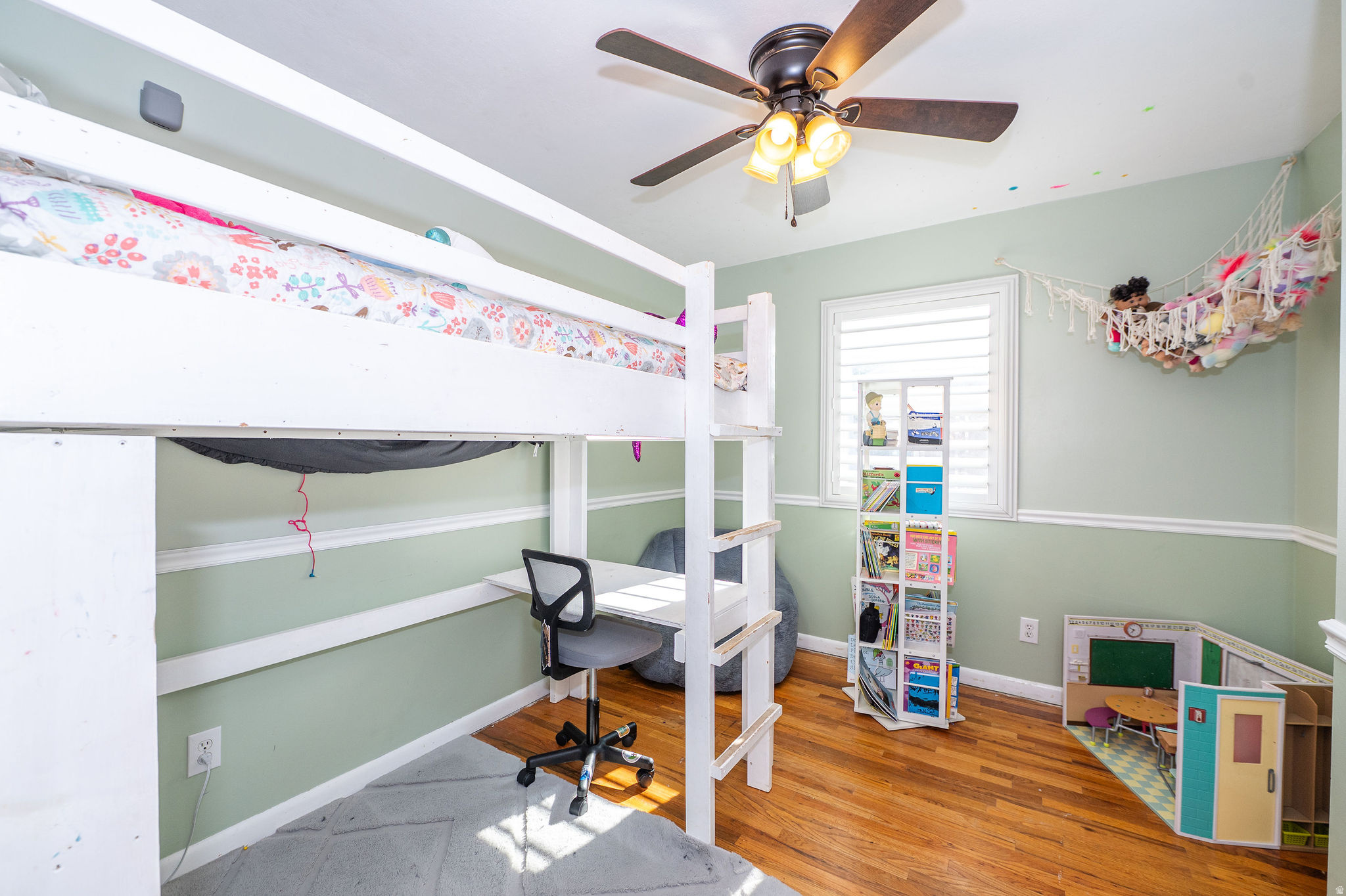CRESTHOMES ADDITION - Residential