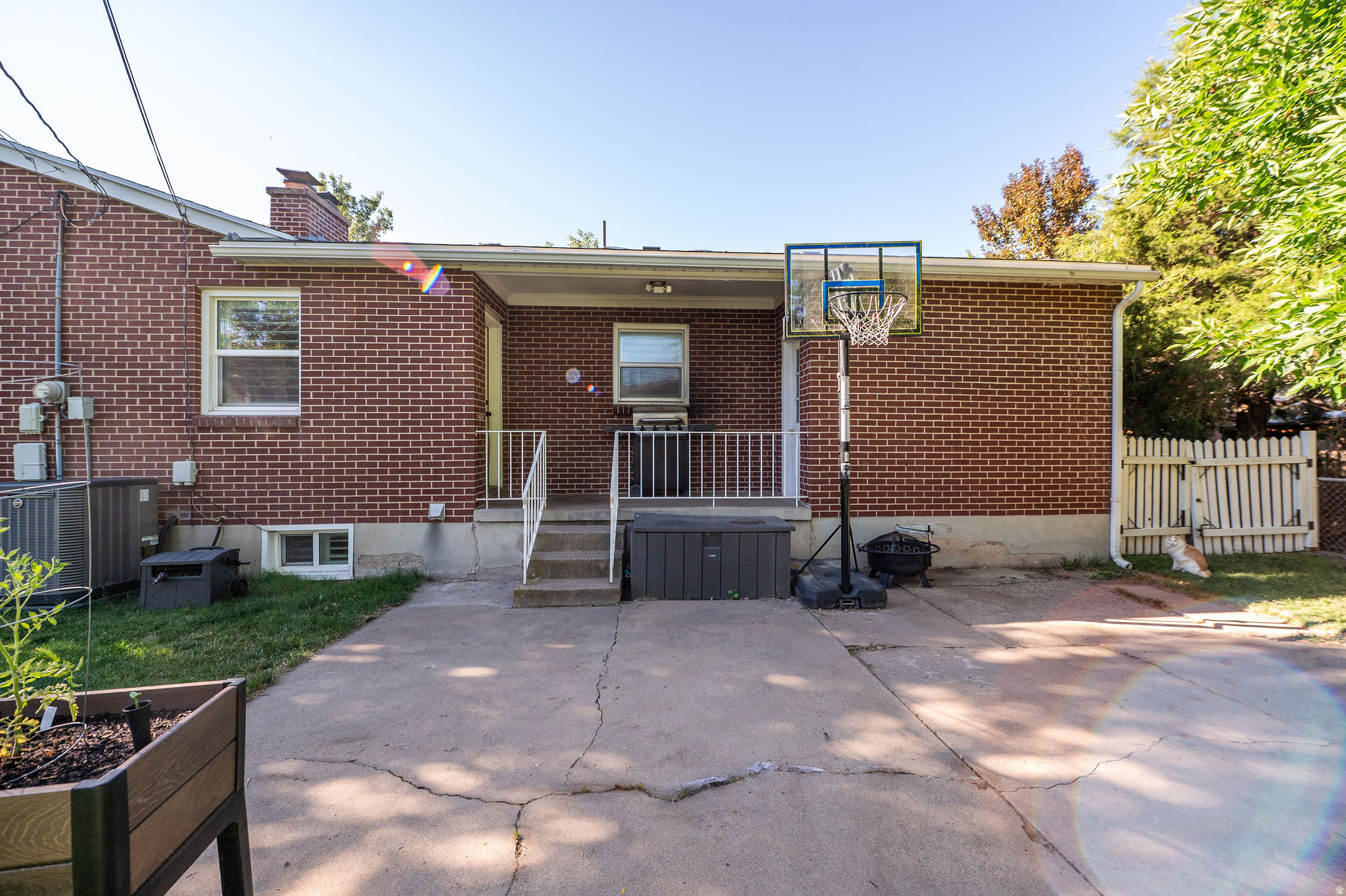 CRESTHOMES ADDITION - Residential