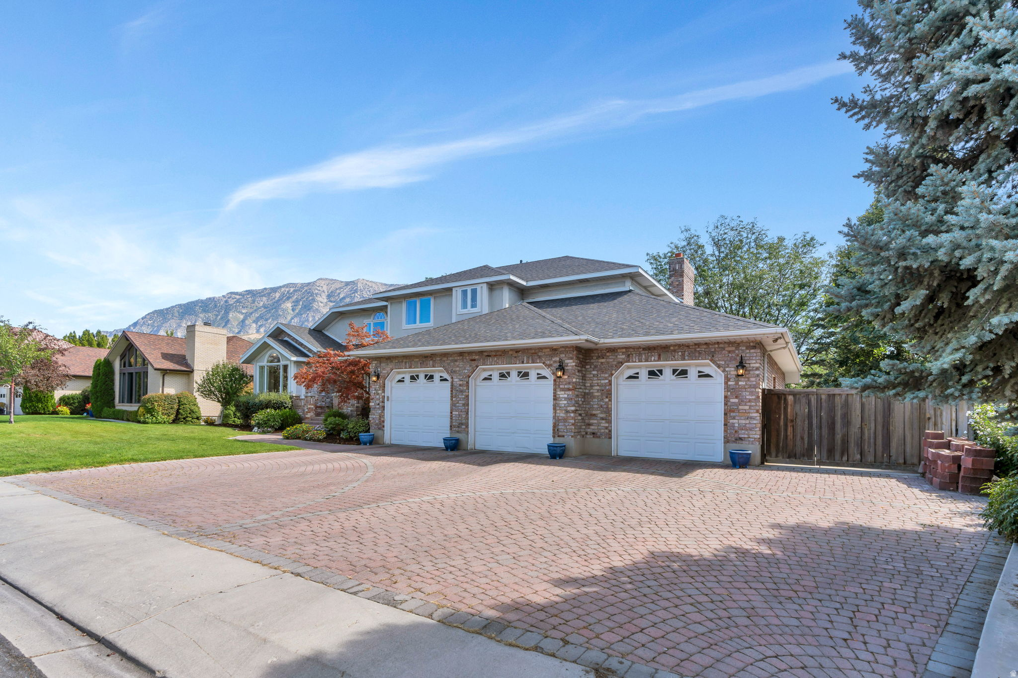 RIVER BREEZE HAVEN - Residential