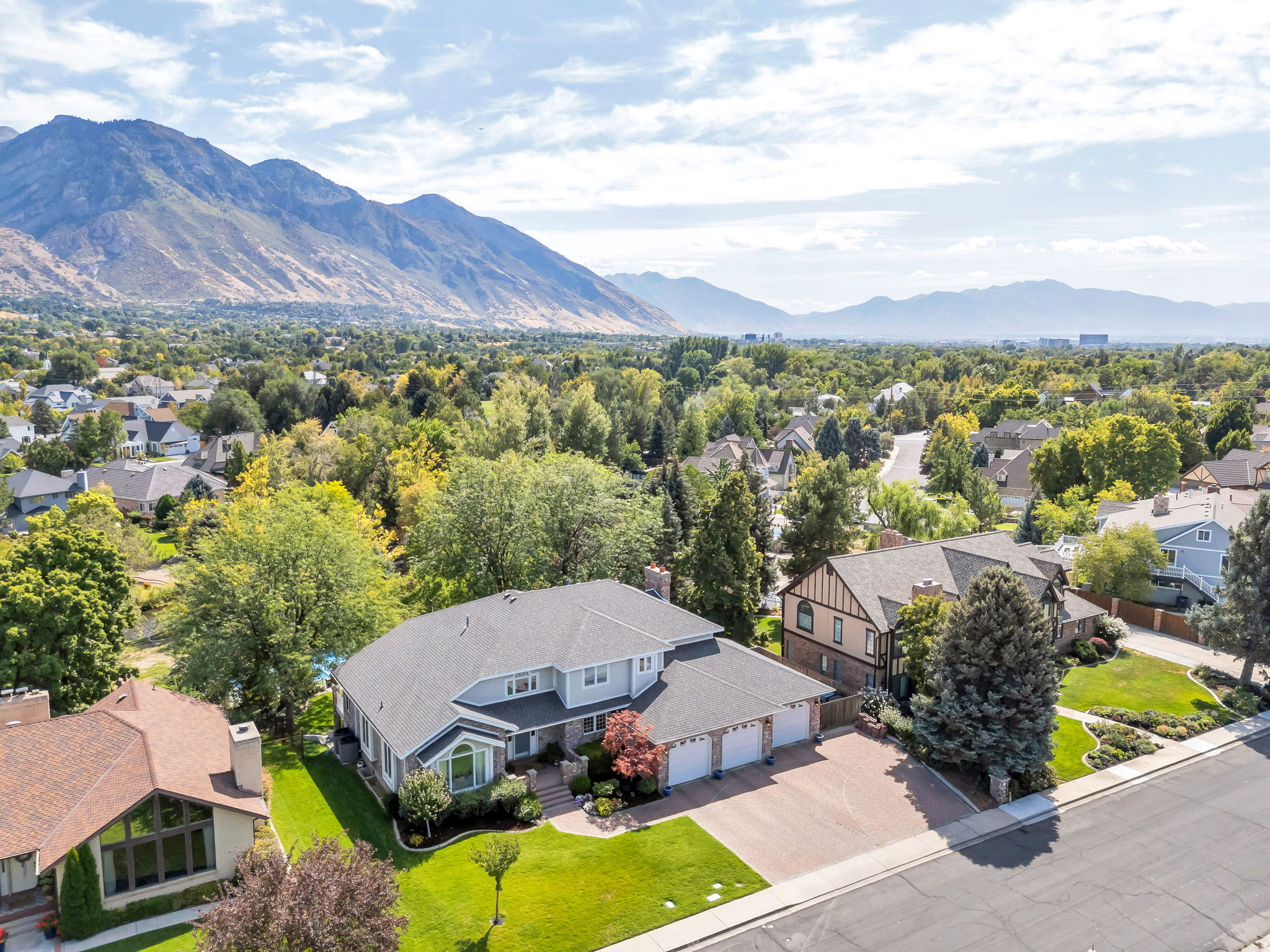 RIVER BREEZE HAVEN - Residential