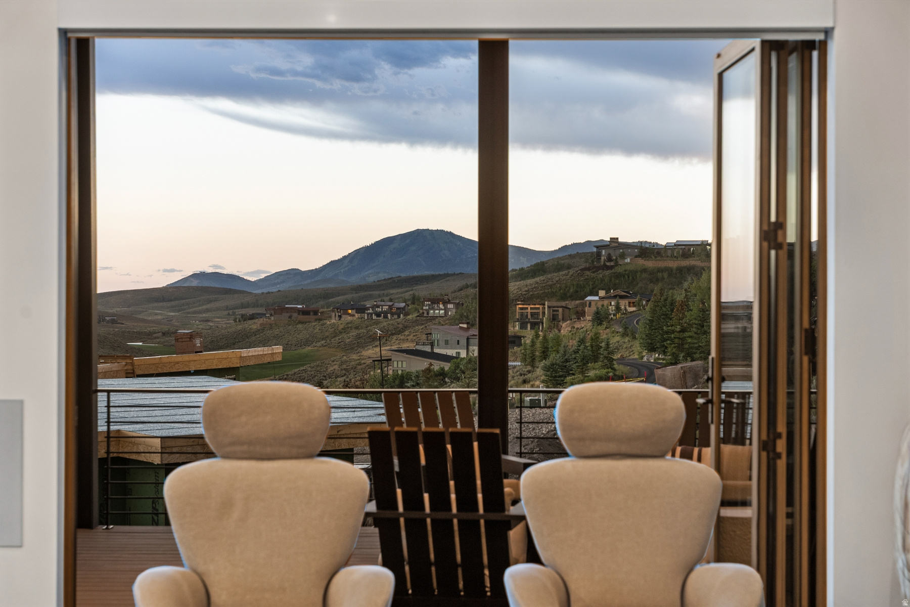 PROMONTORY PAINTED SHORES - Residential