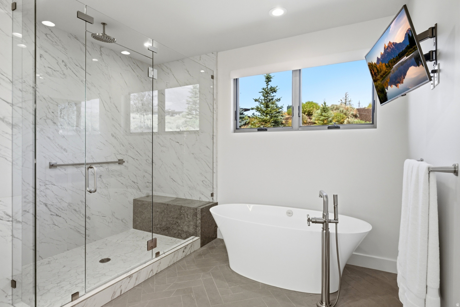 PROMONTORY PAINTED SHORES - Residential