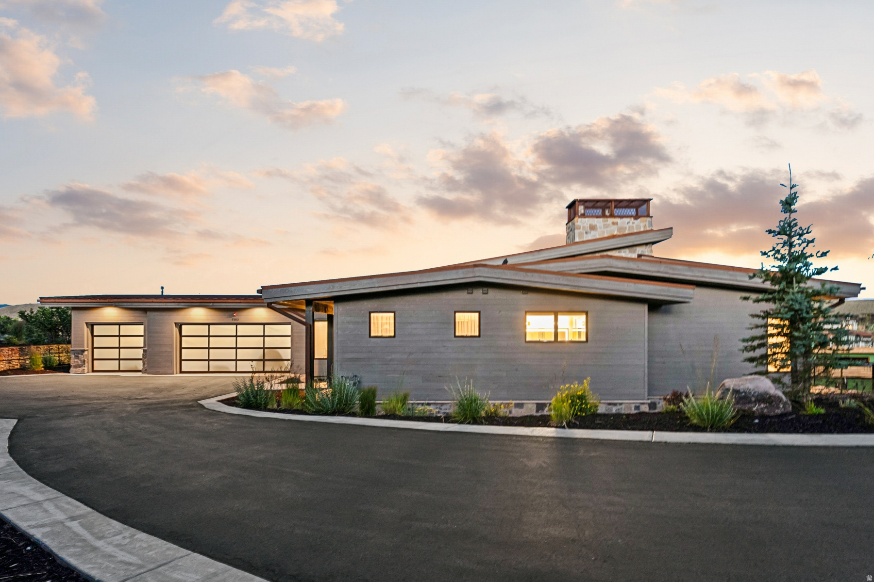 PROMONTORY PAINTED SHORES - Residential
