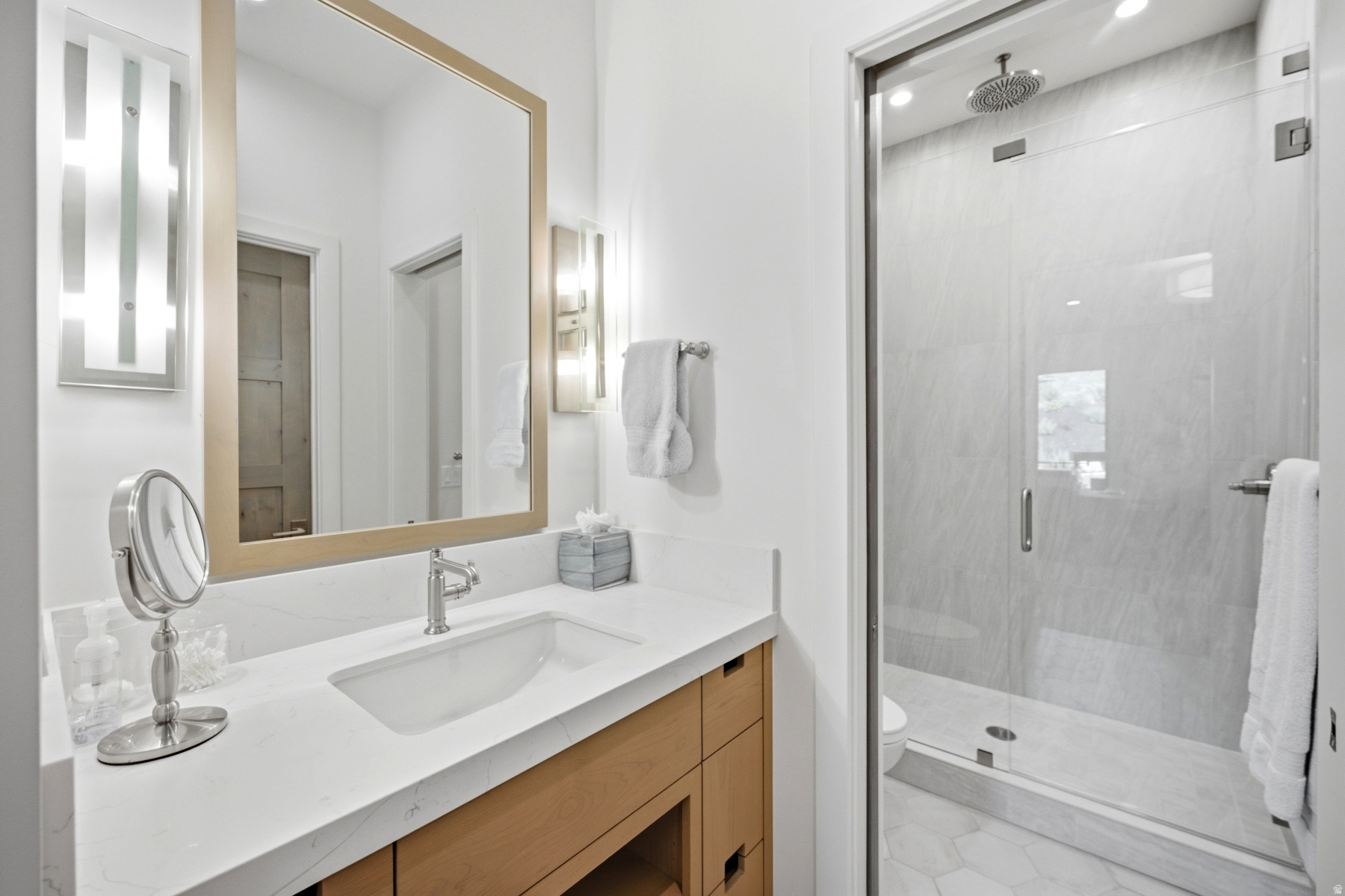 PROMONTORY PAINTED SHORES - Residential