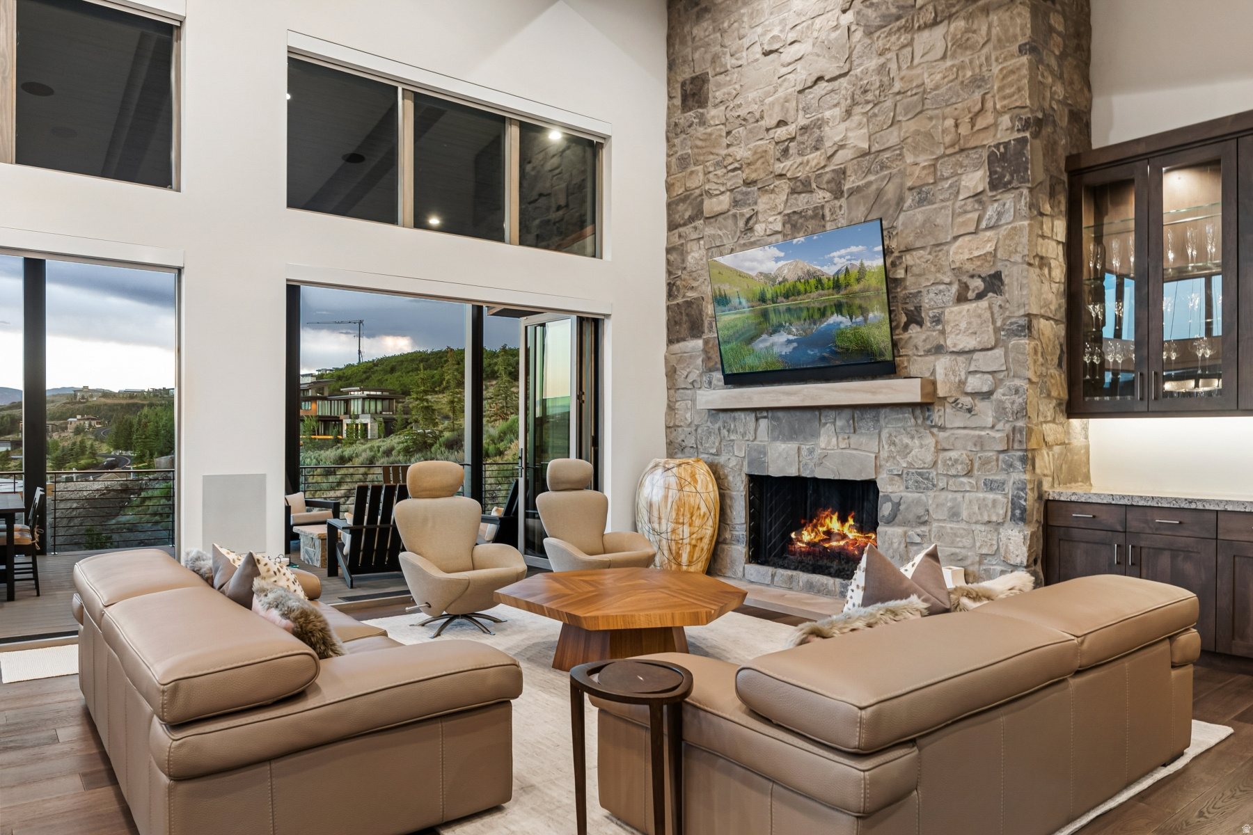 PROMONTORY PAINTED SHORES - Residential