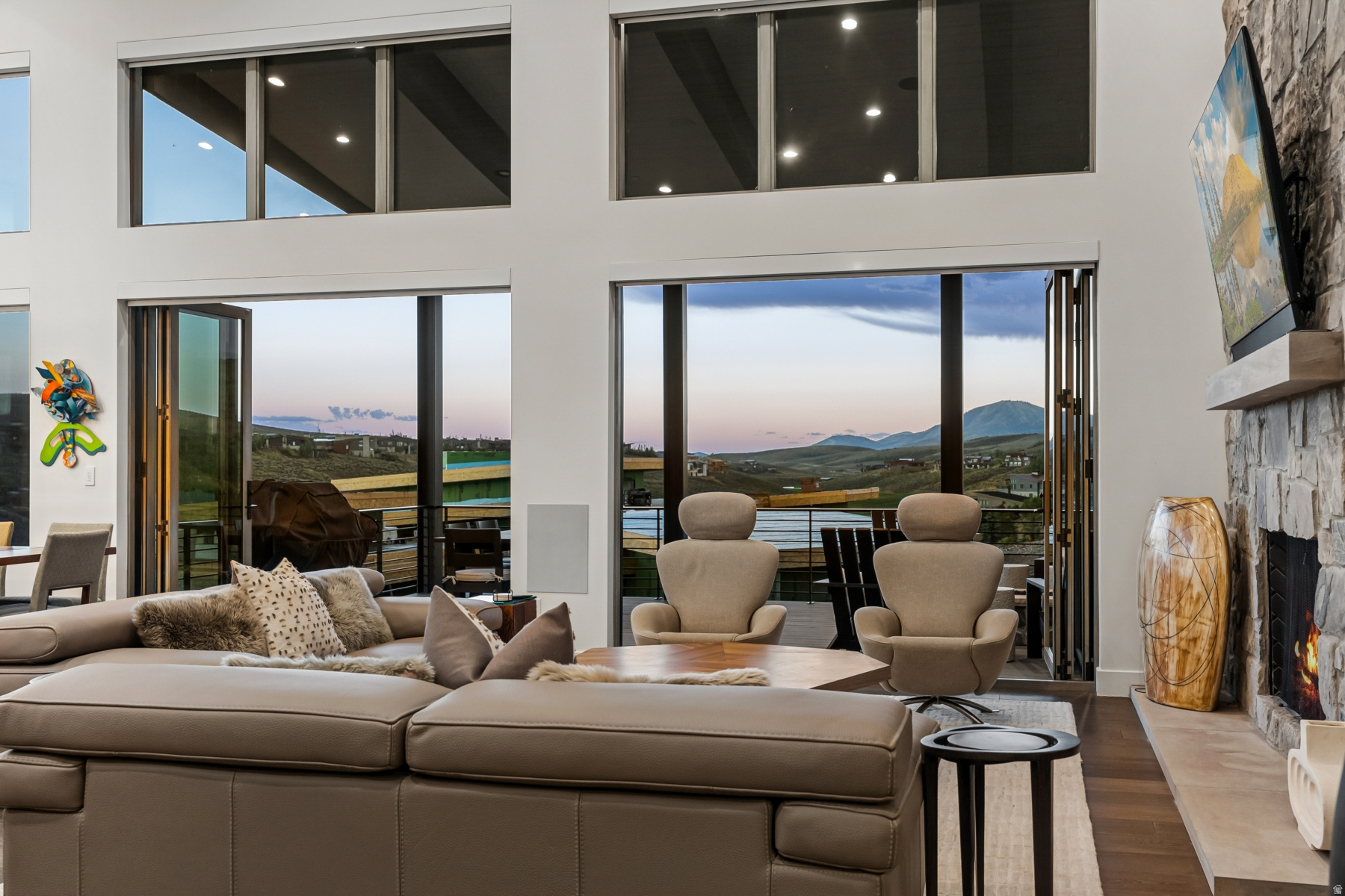 PROMONTORY PAINTED SHORES - Residential
