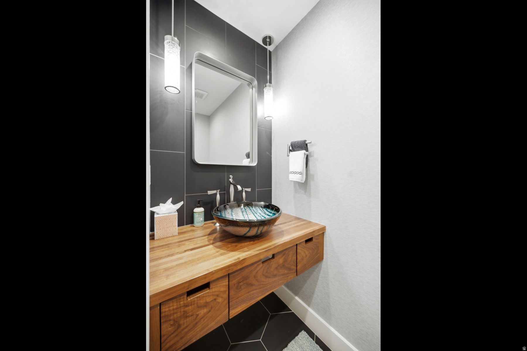 PROMONTORY PAINTED SHORES - Residential