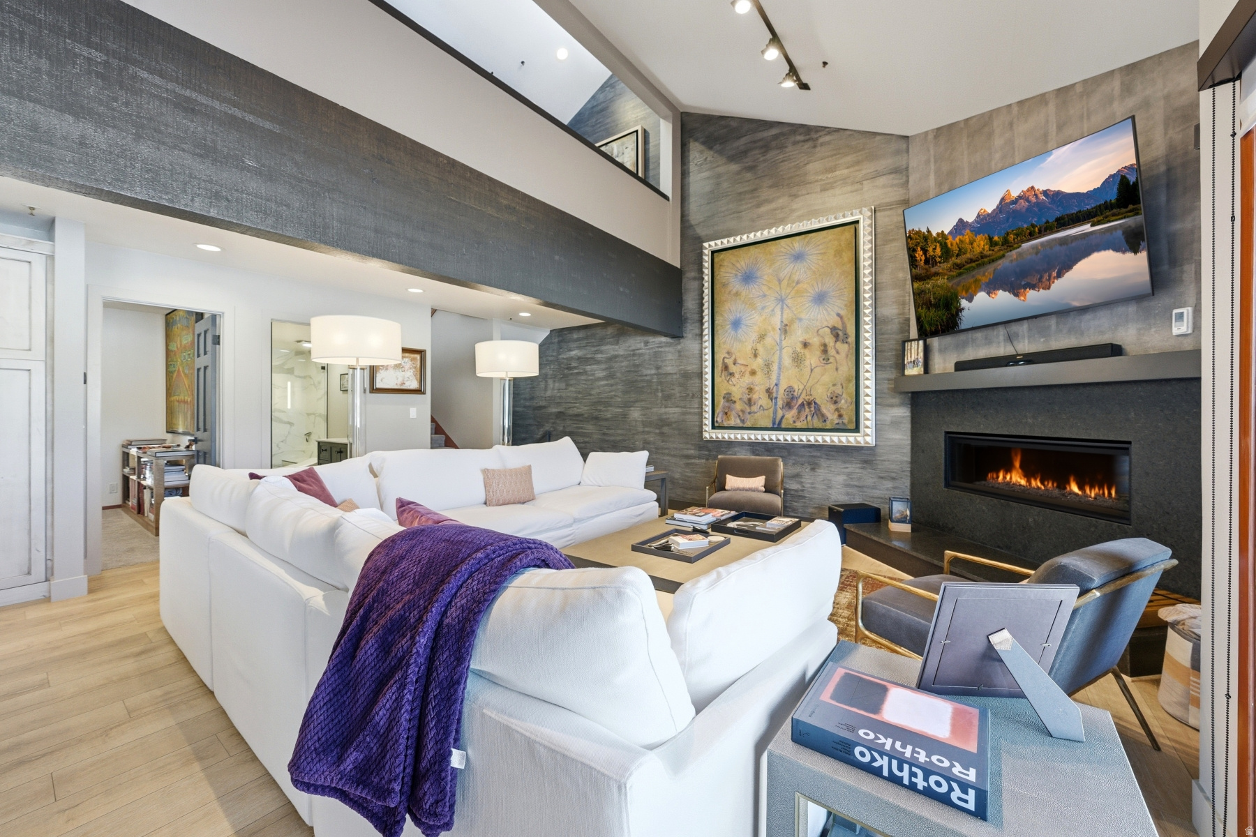 LAKESIDE - Residential