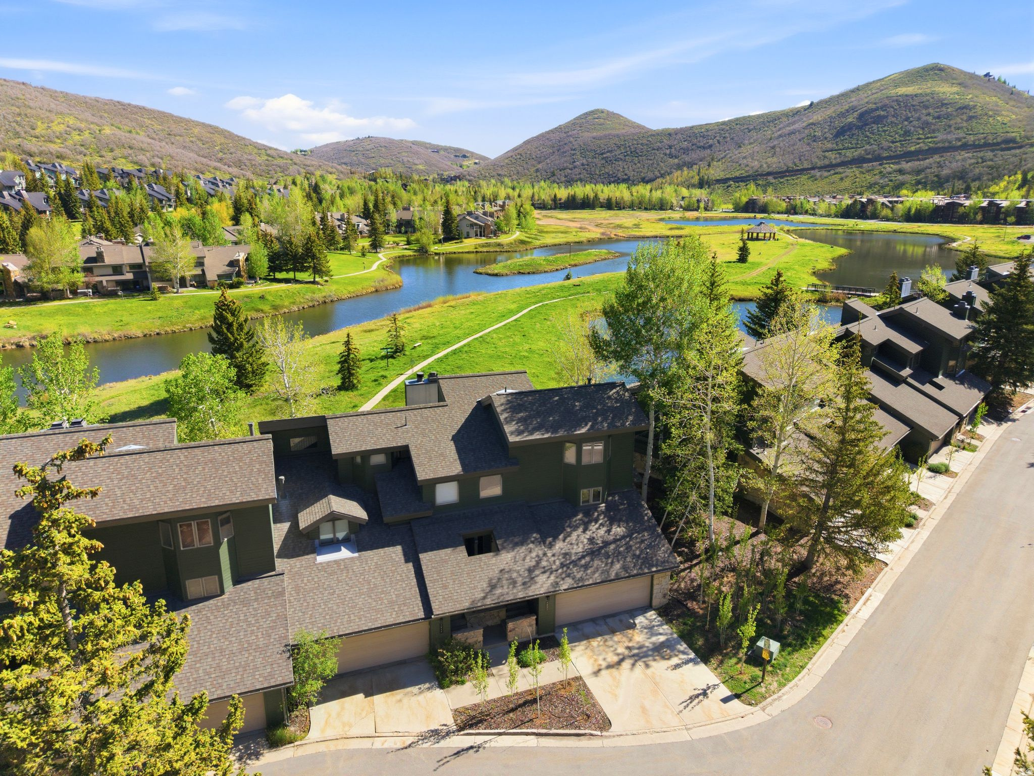 LAKESIDE - Residential
