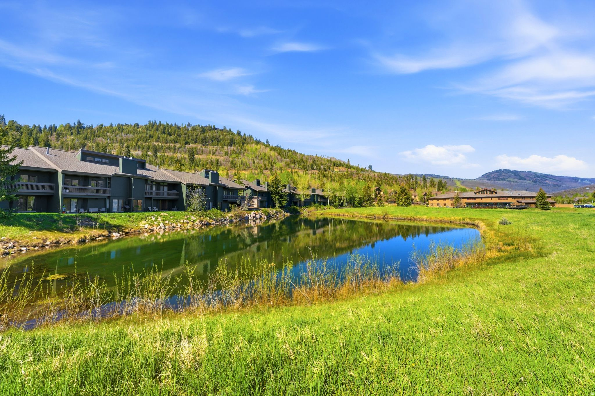 LAKESIDE - Residential