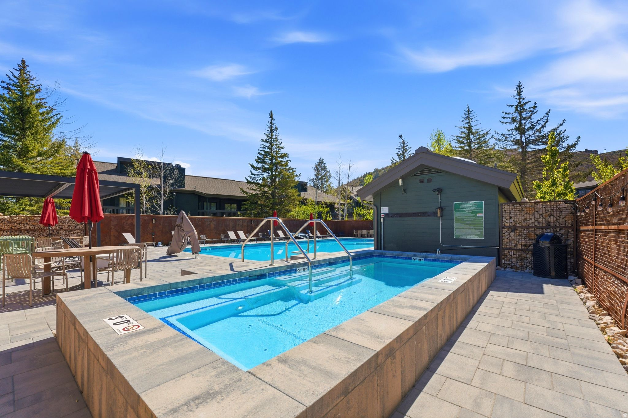 LAKESIDE - Residential