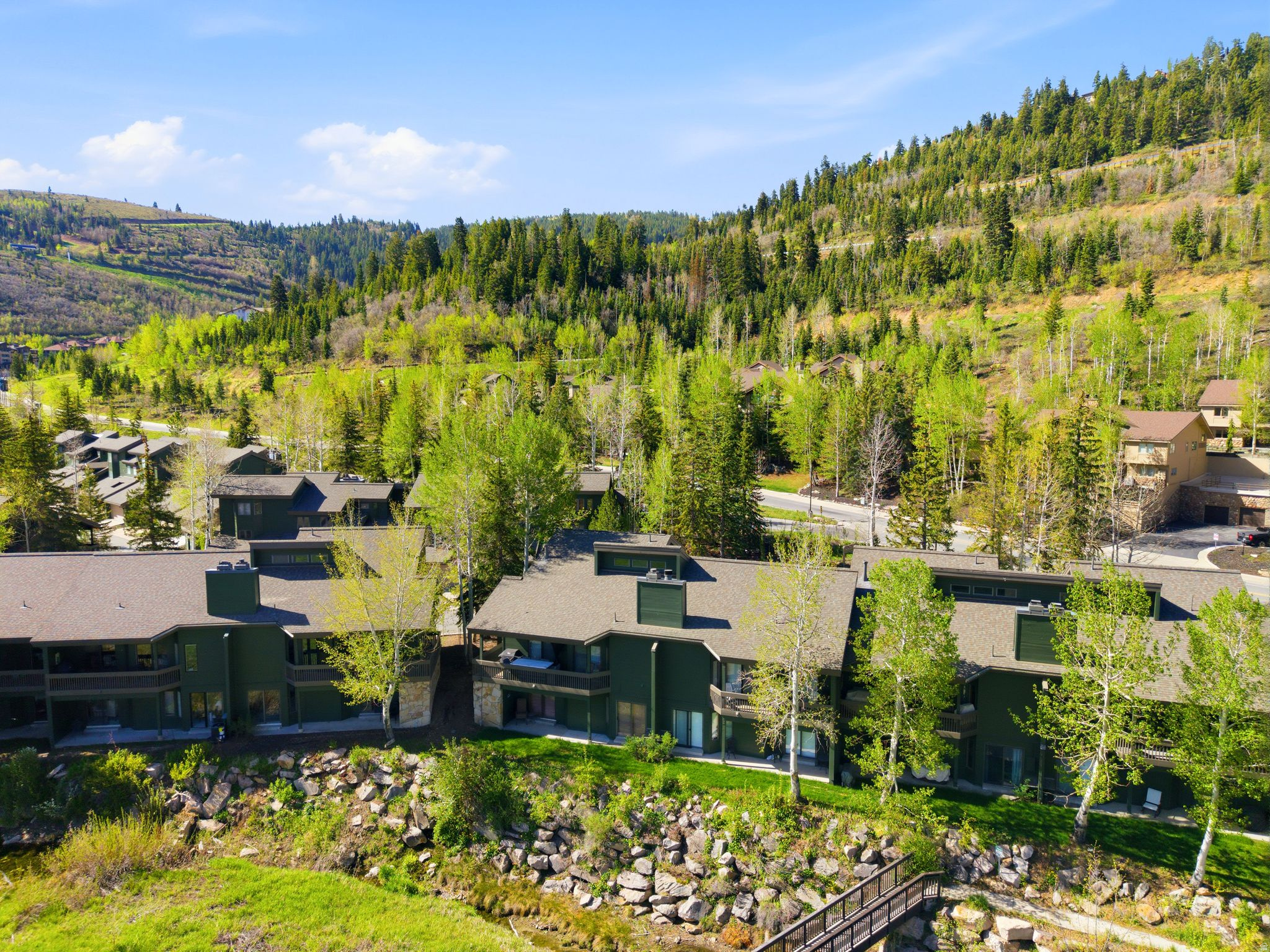 LAKESIDE - Residential