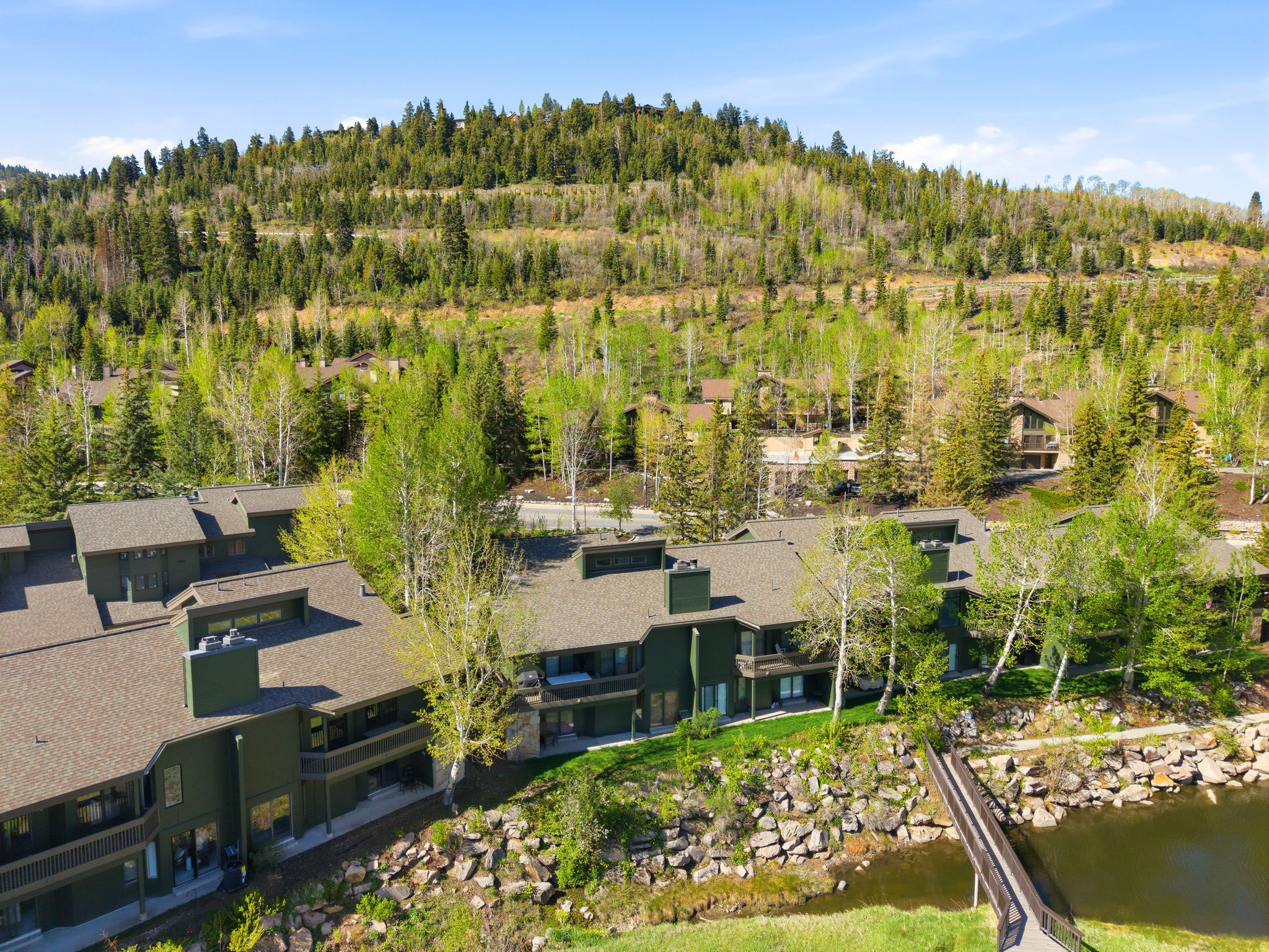 LAKESIDE - Residential