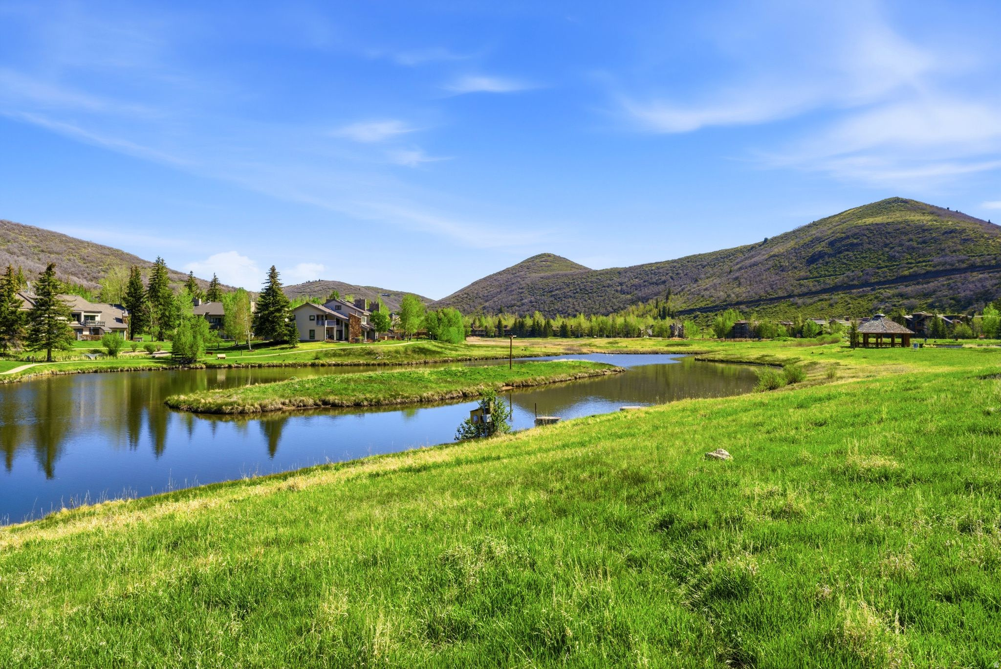 LAKESIDE - Residential