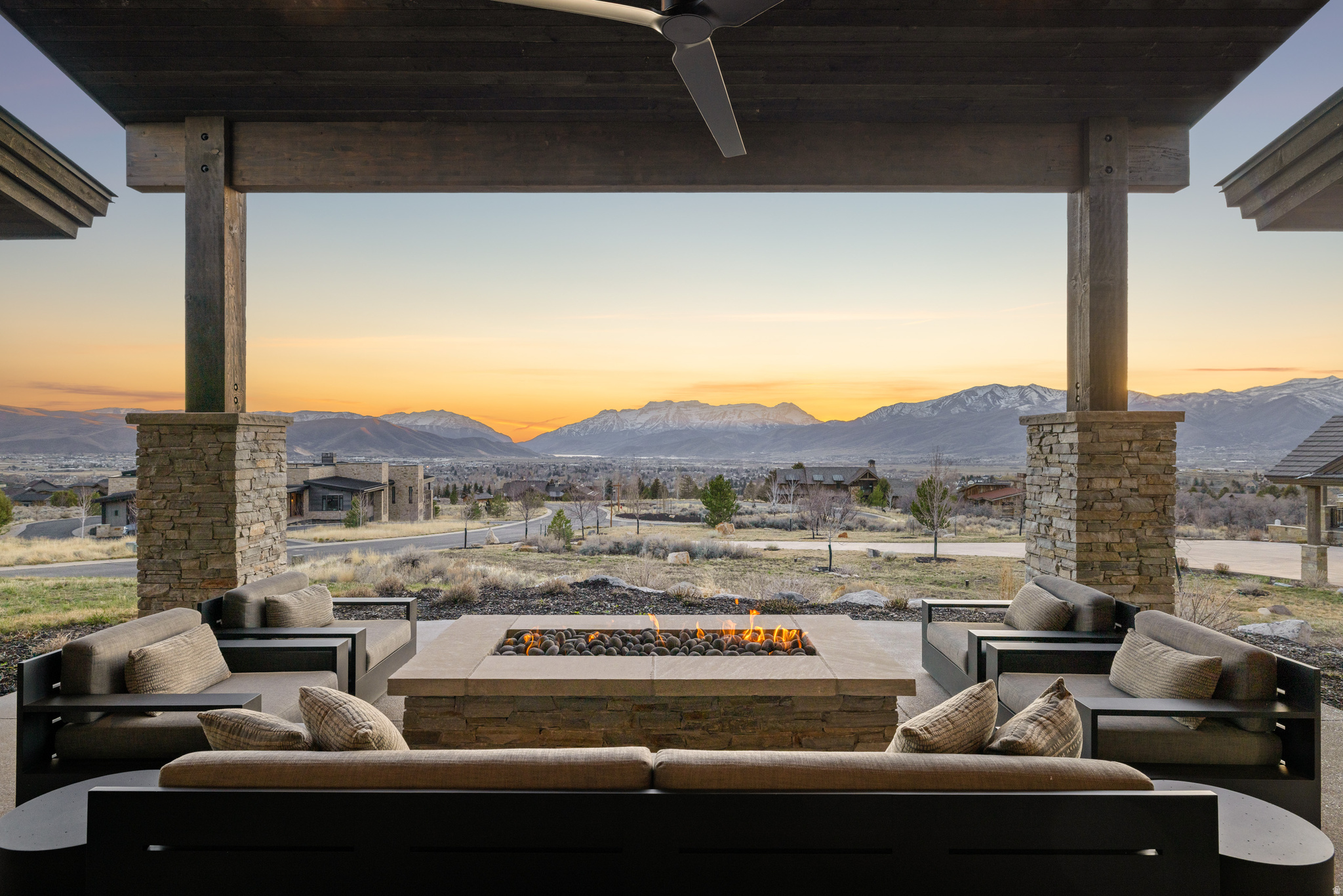 RED LEDGES - Residential
