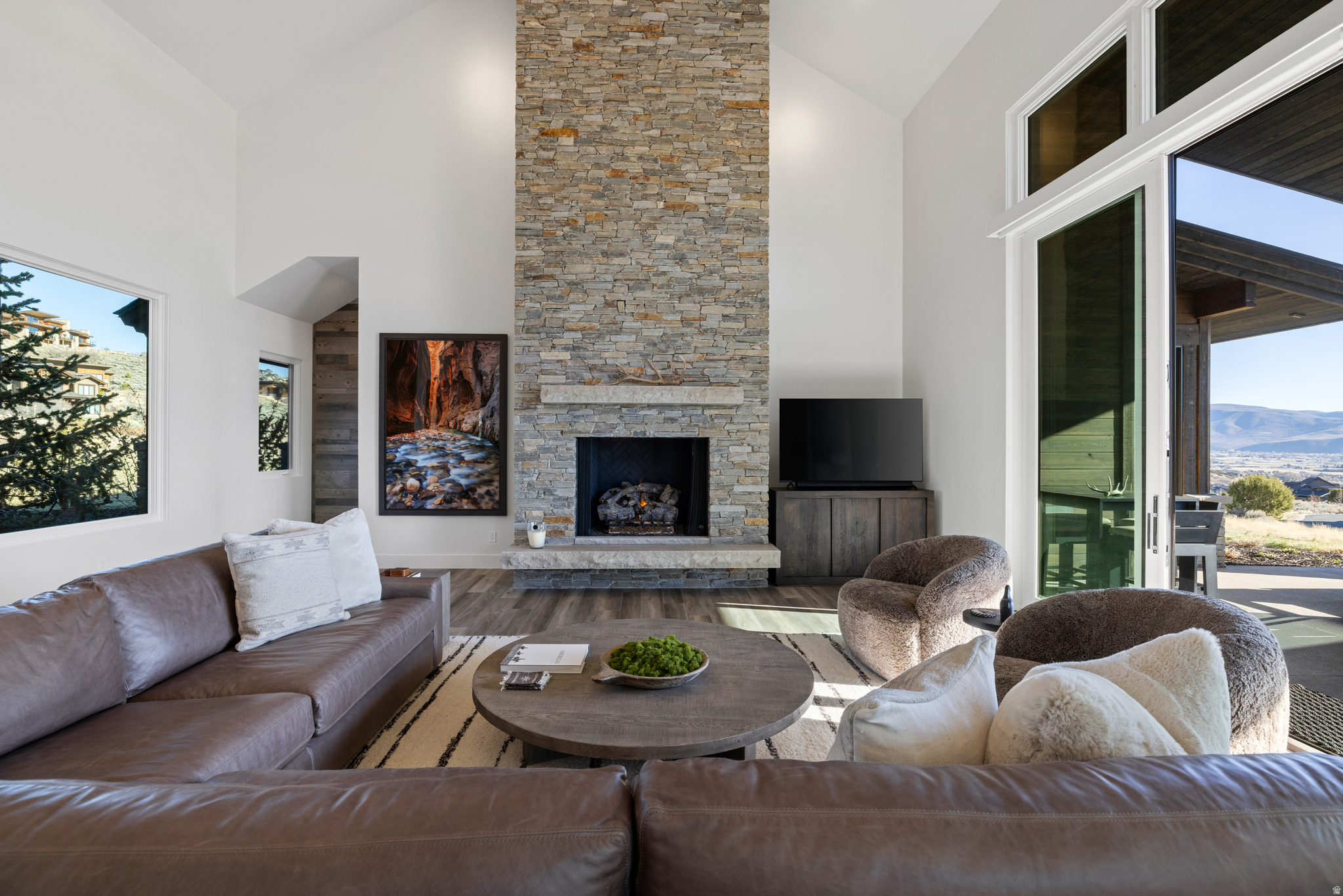 RED LEDGES - Residential