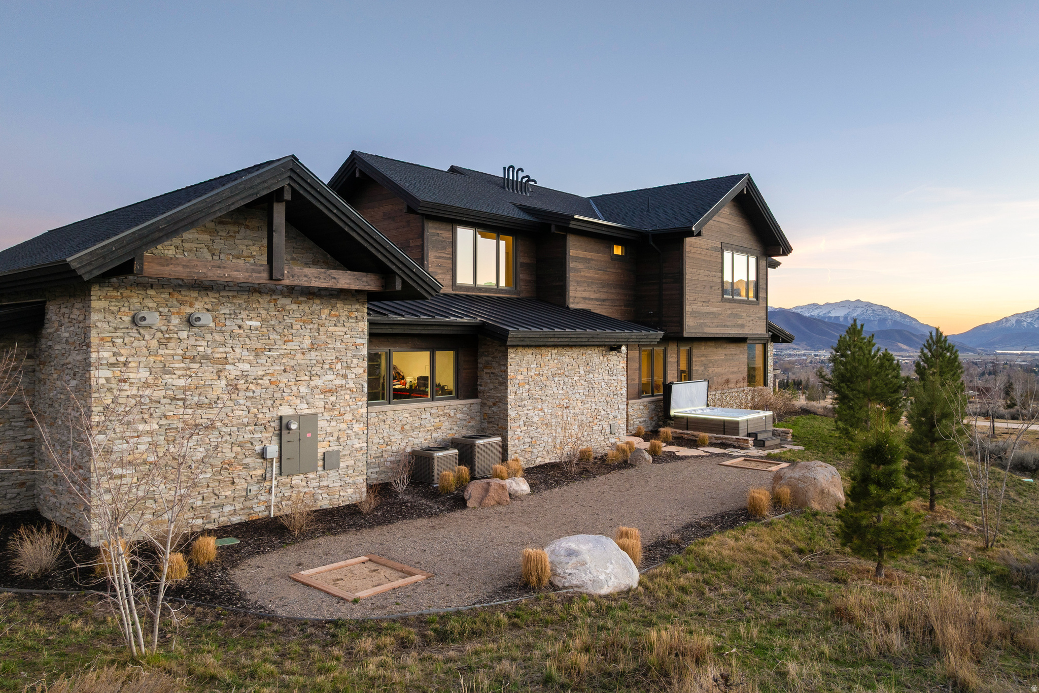 RED LEDGES - Residential