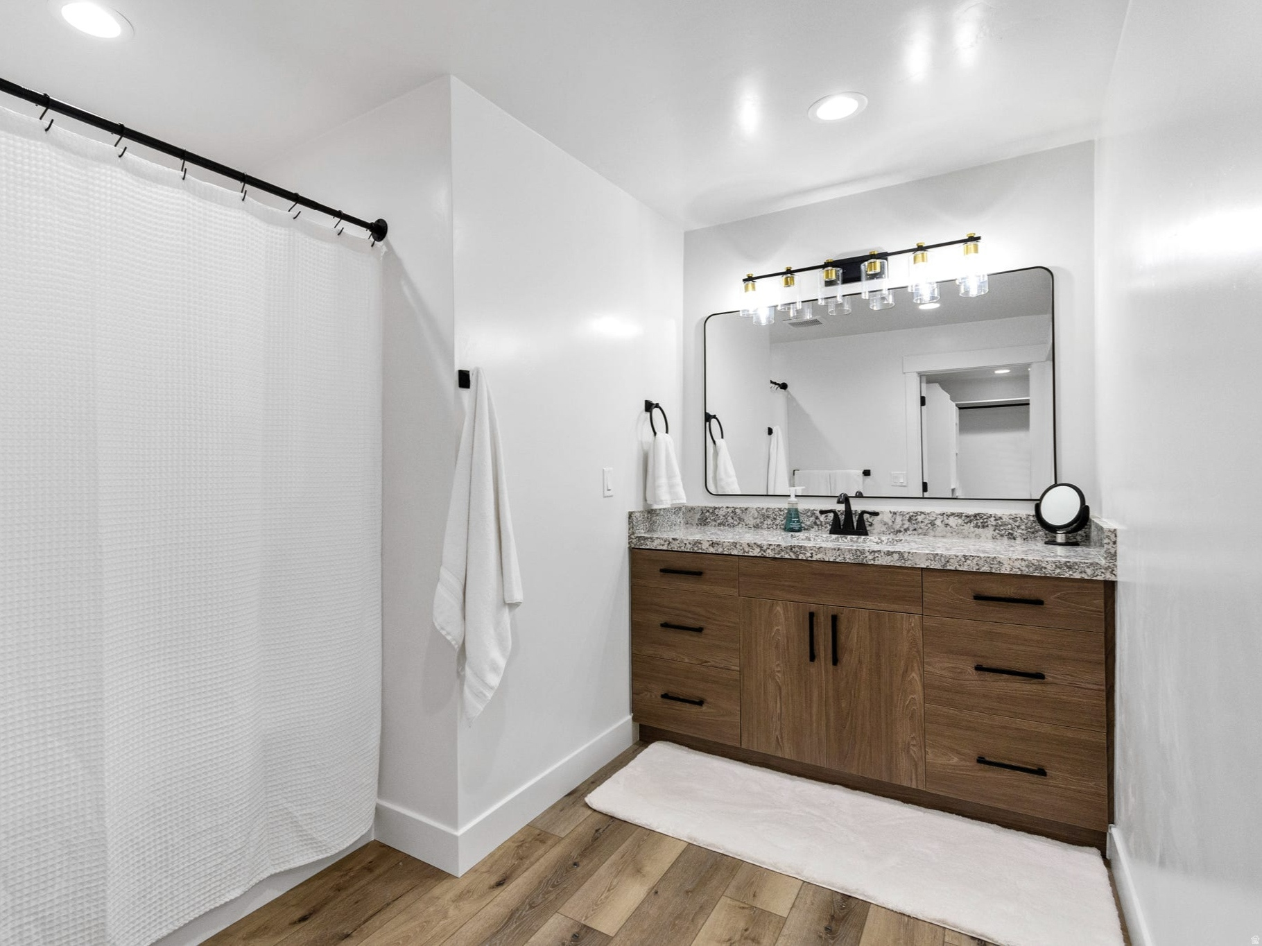 TOK DEVELOPMENT TOWN HOMES PHASE 3 - Residential