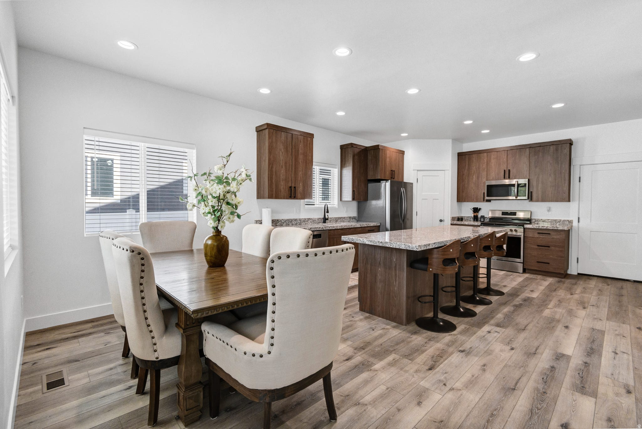 TOK DEVELOPMENT TOWN HOMES PHASE 3 - Residential