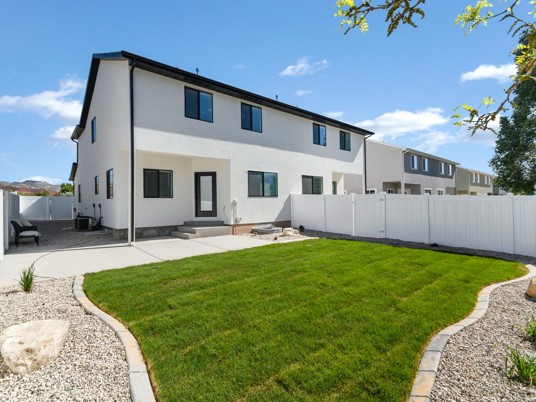 TOK DEVELOPMENT TOWN HOMES PHASE 3 - Residential