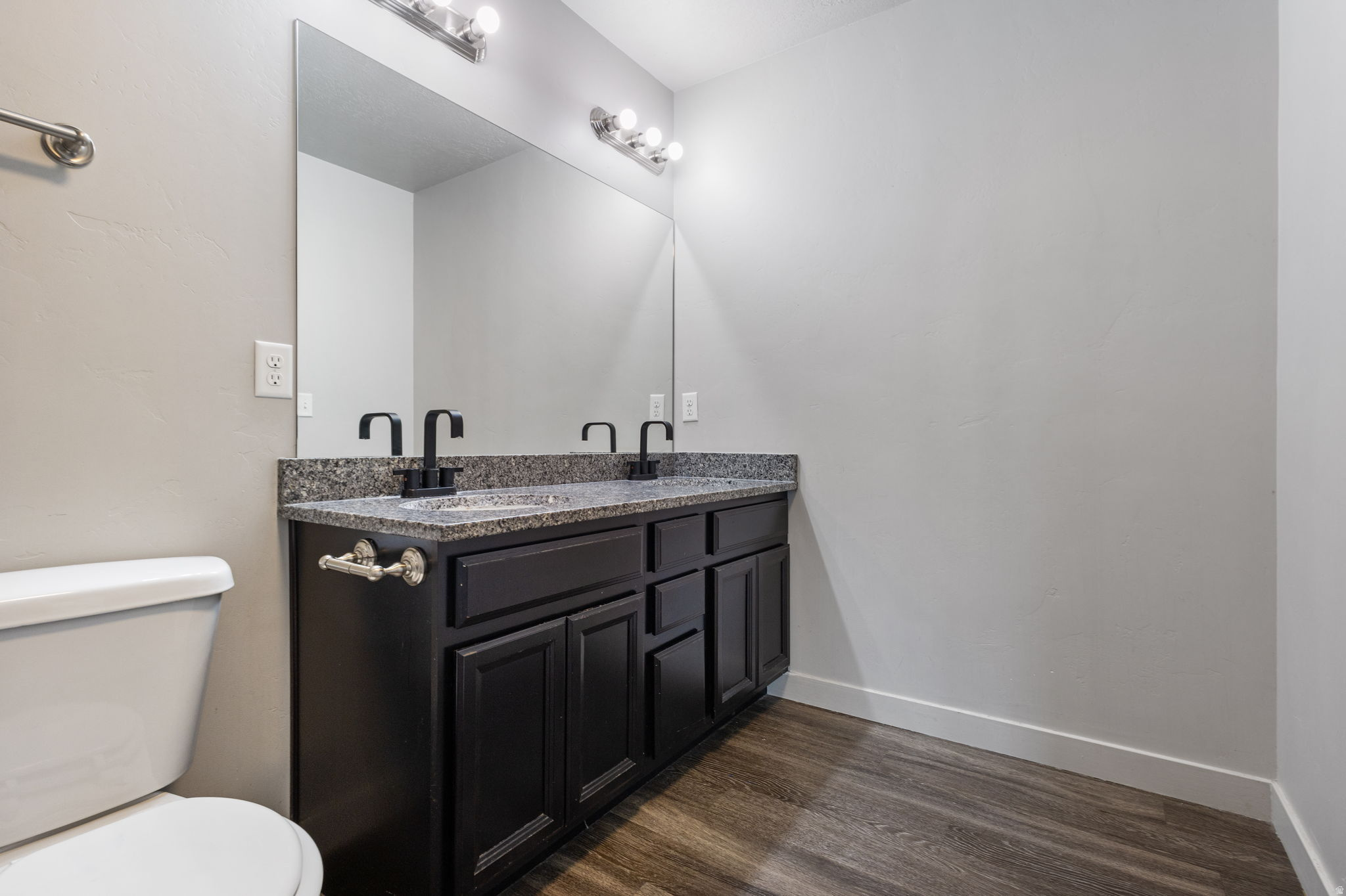 EDGEWATER - Residential
