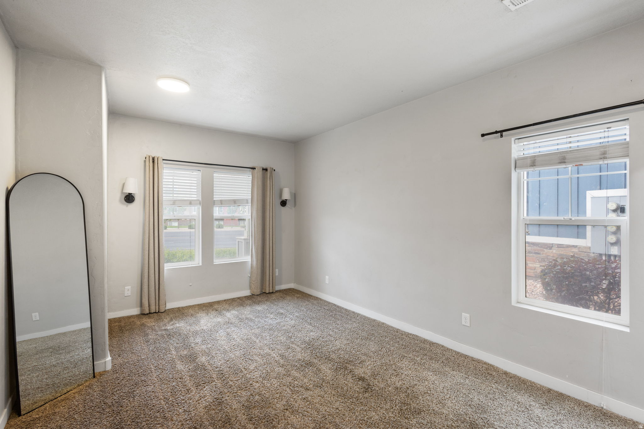 EDGEWATER - Residential