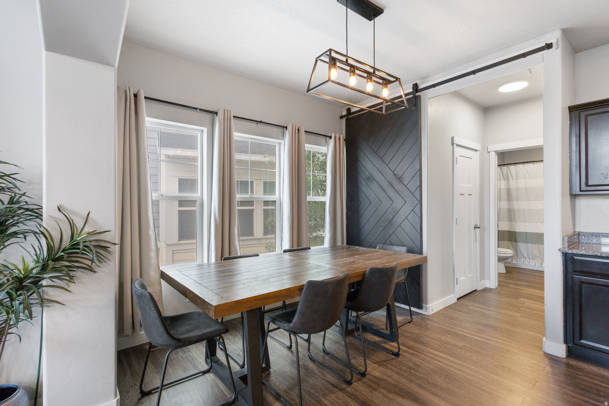 EDGEWATER - Residential