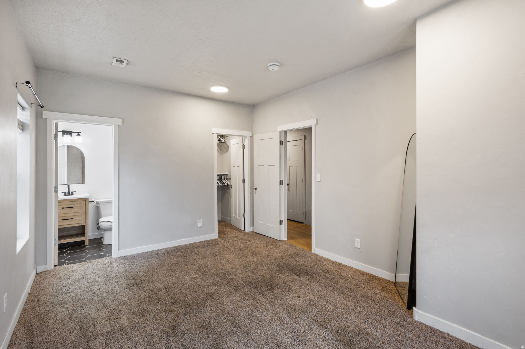 EDGEWATER - Residential