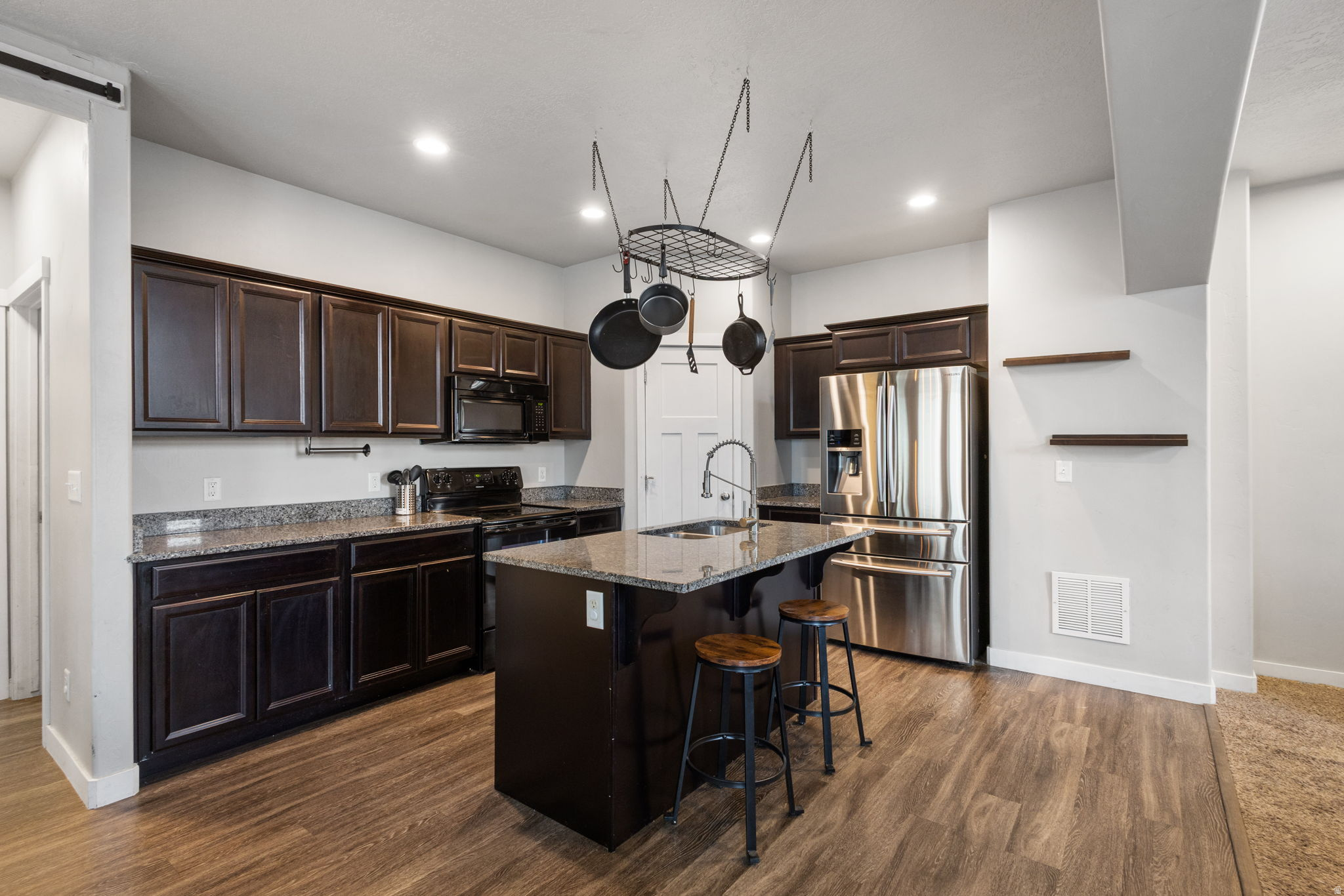 EDGEWATER - Residential