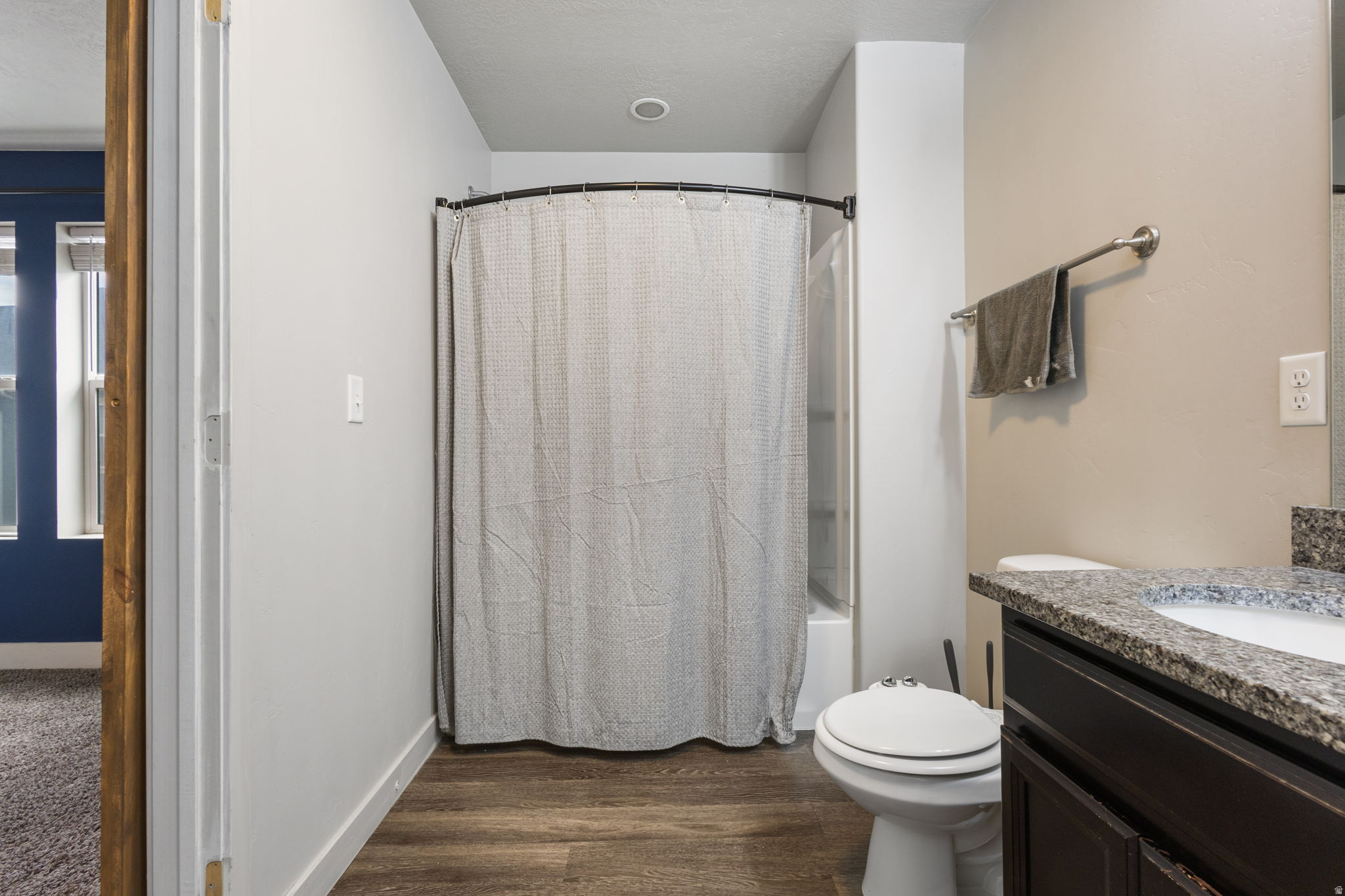 EDGEWATER - Residential