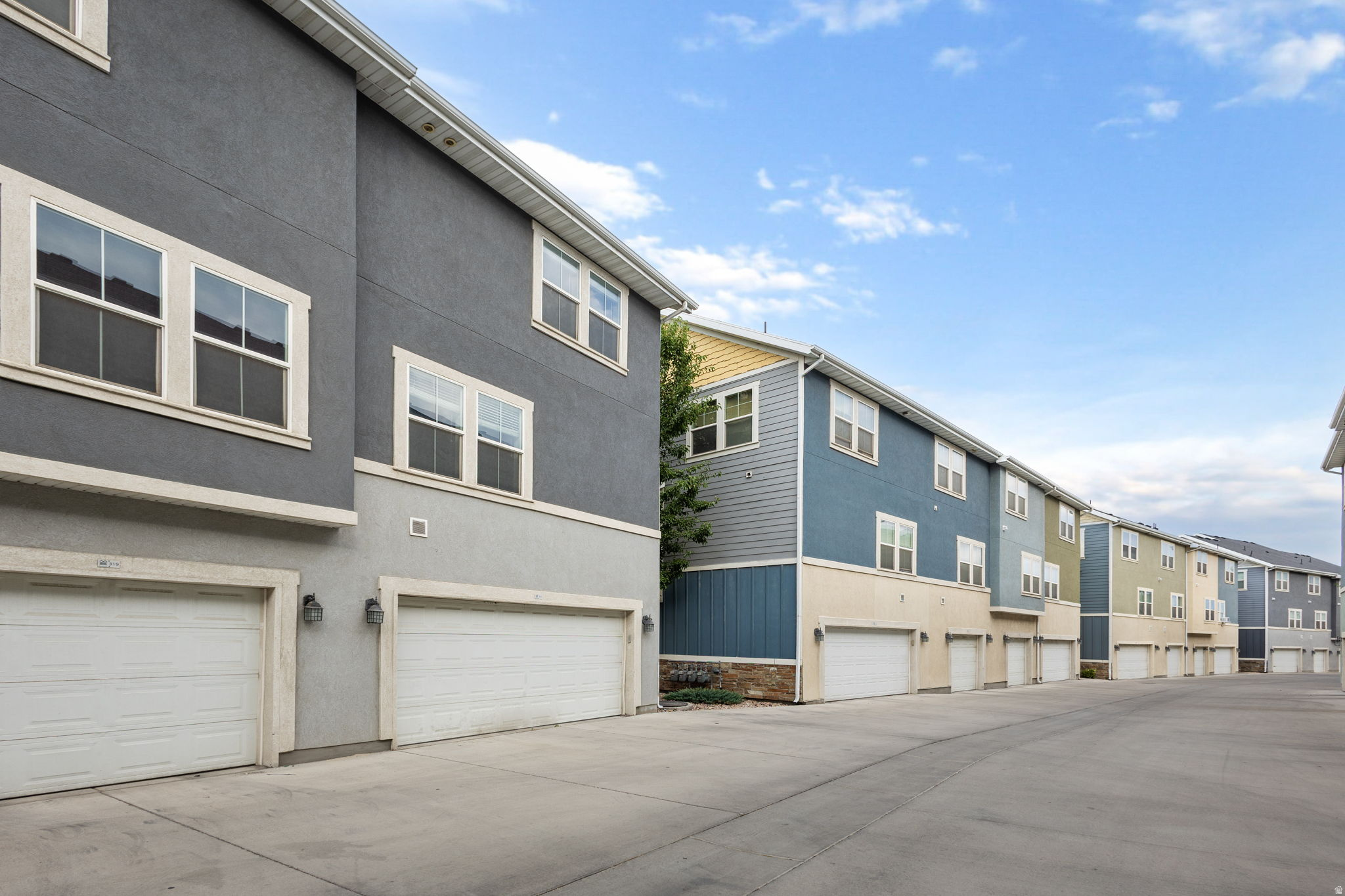 EDGEWATER - Residential