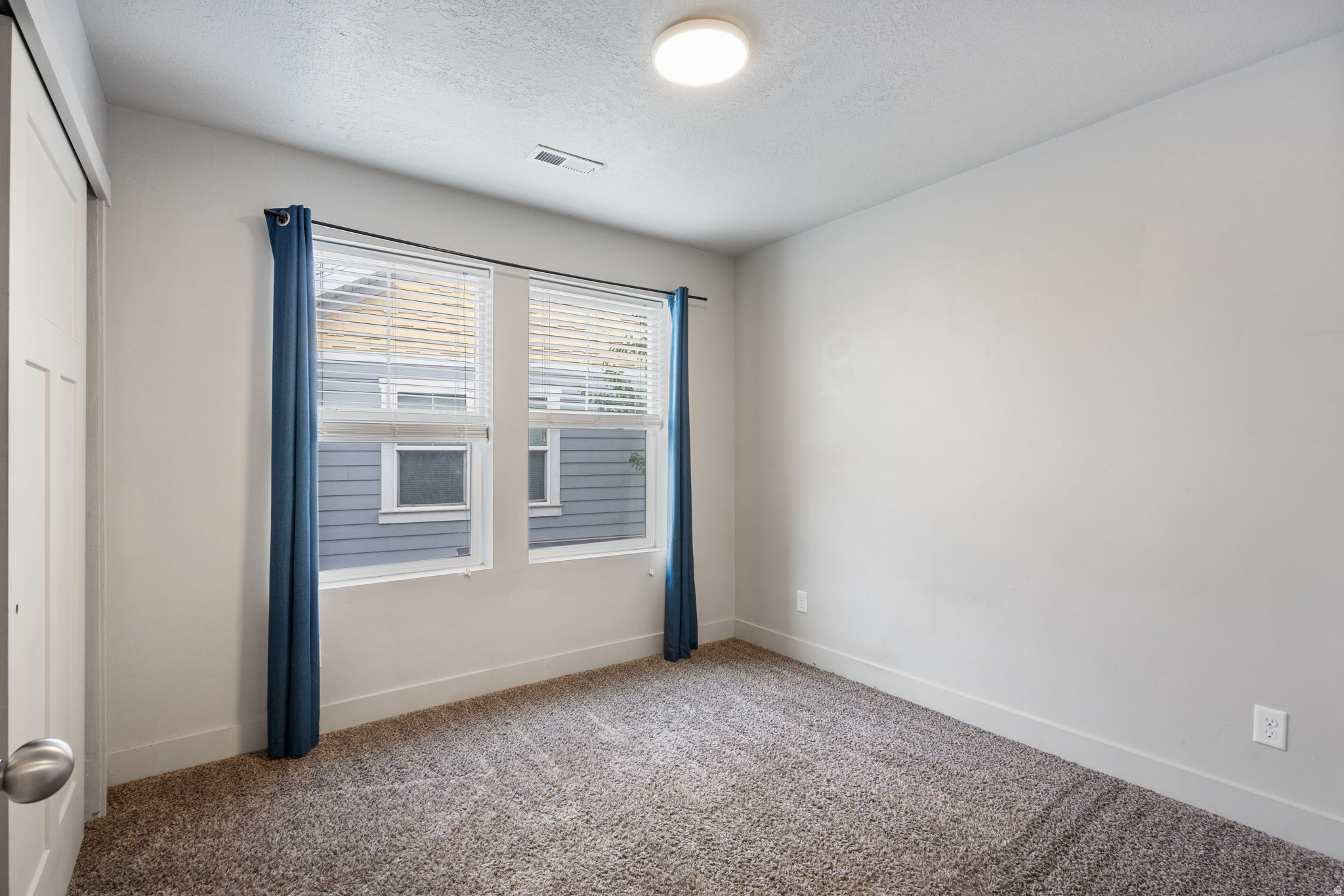 EDGEWATER - Residential