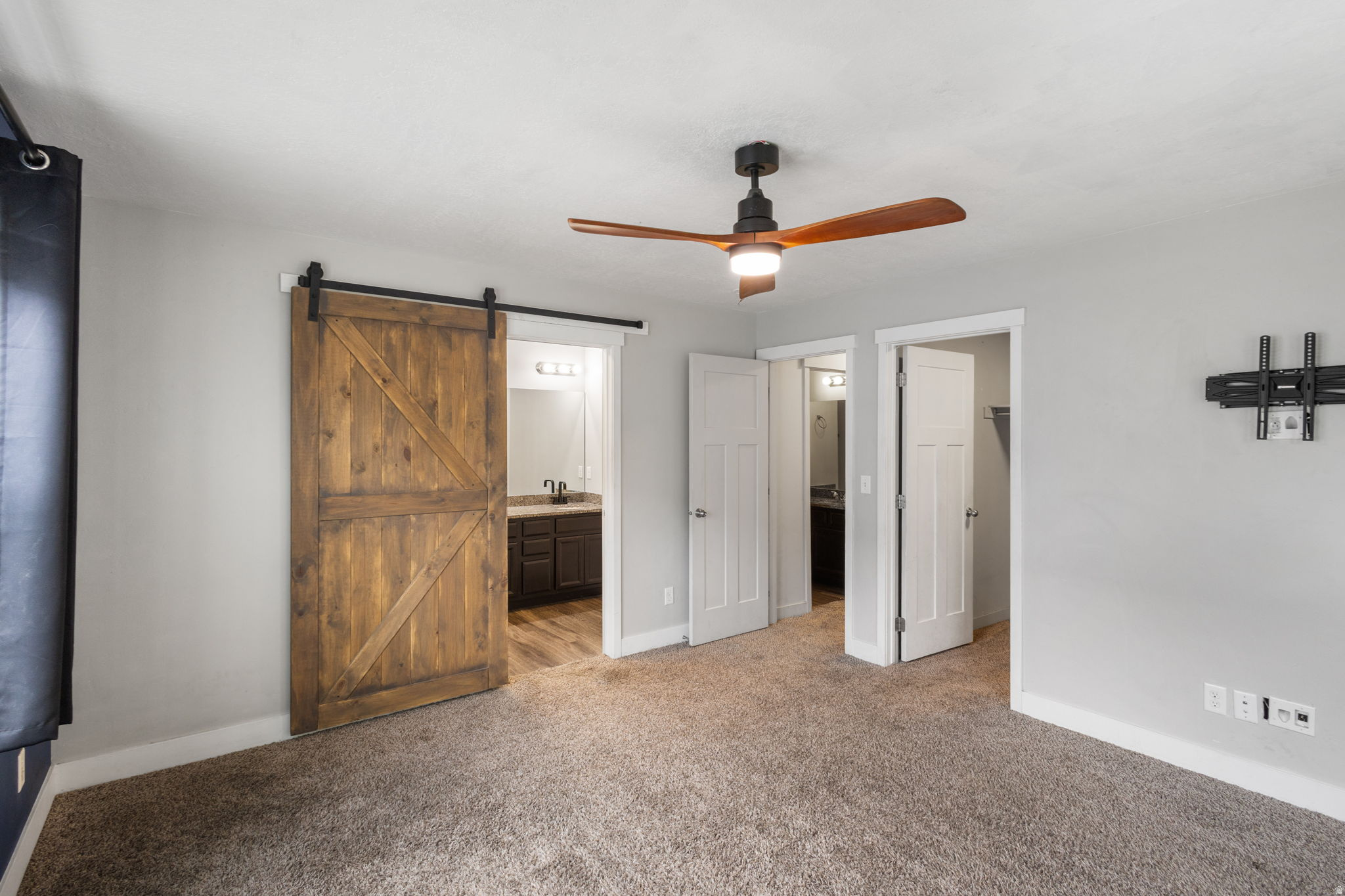EDGEWATER - Residential