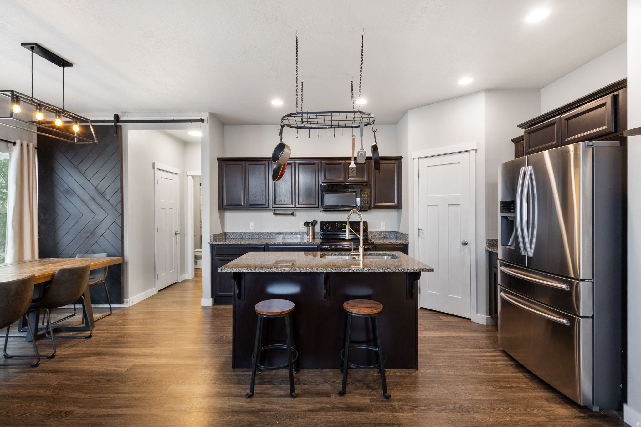 EDGEWATER - Residential