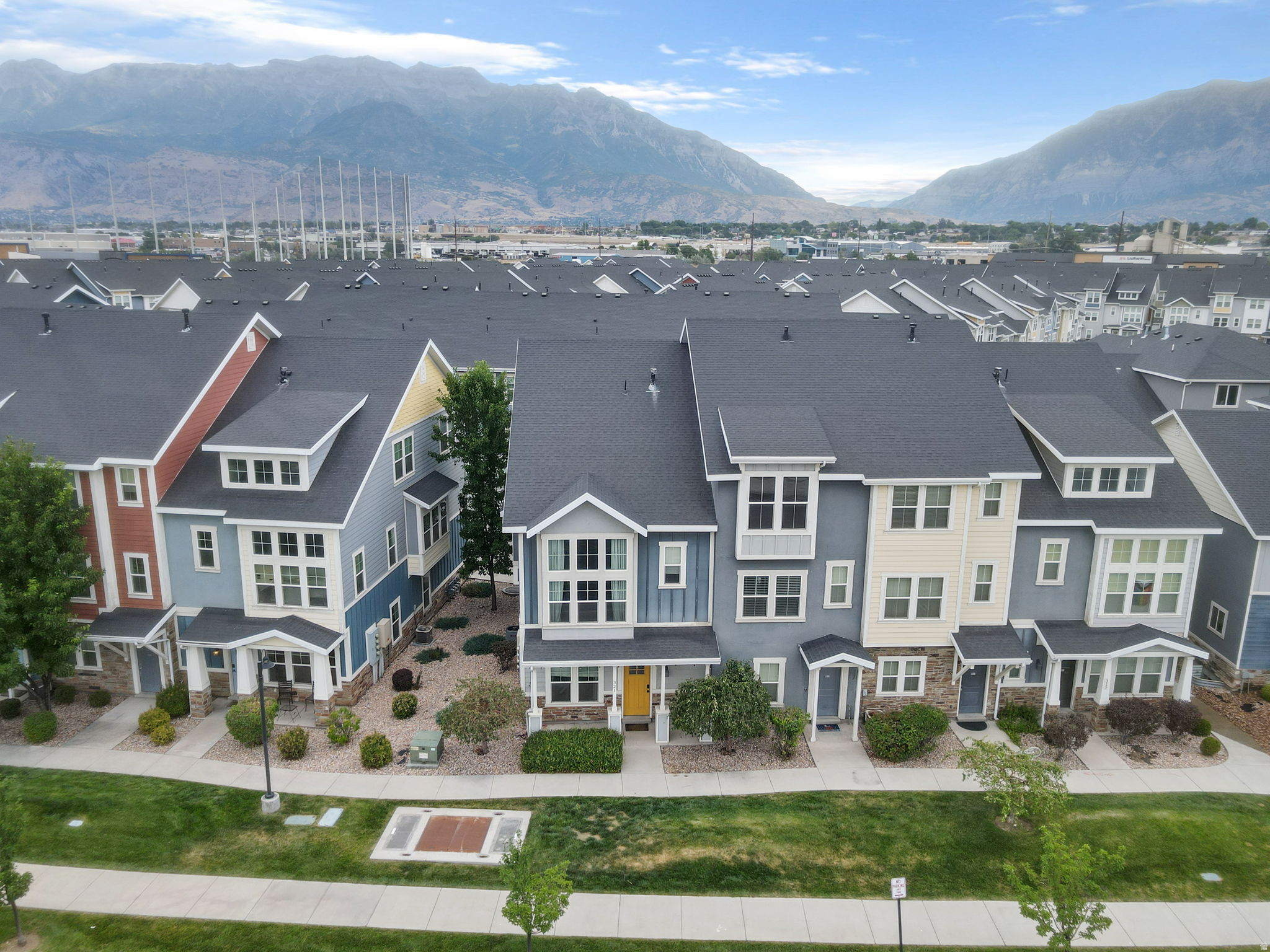 EDGEWATER - Residential