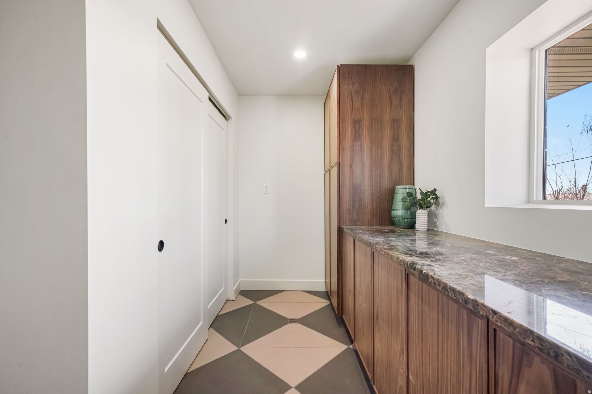 CREST VIEW MANOR - Residential