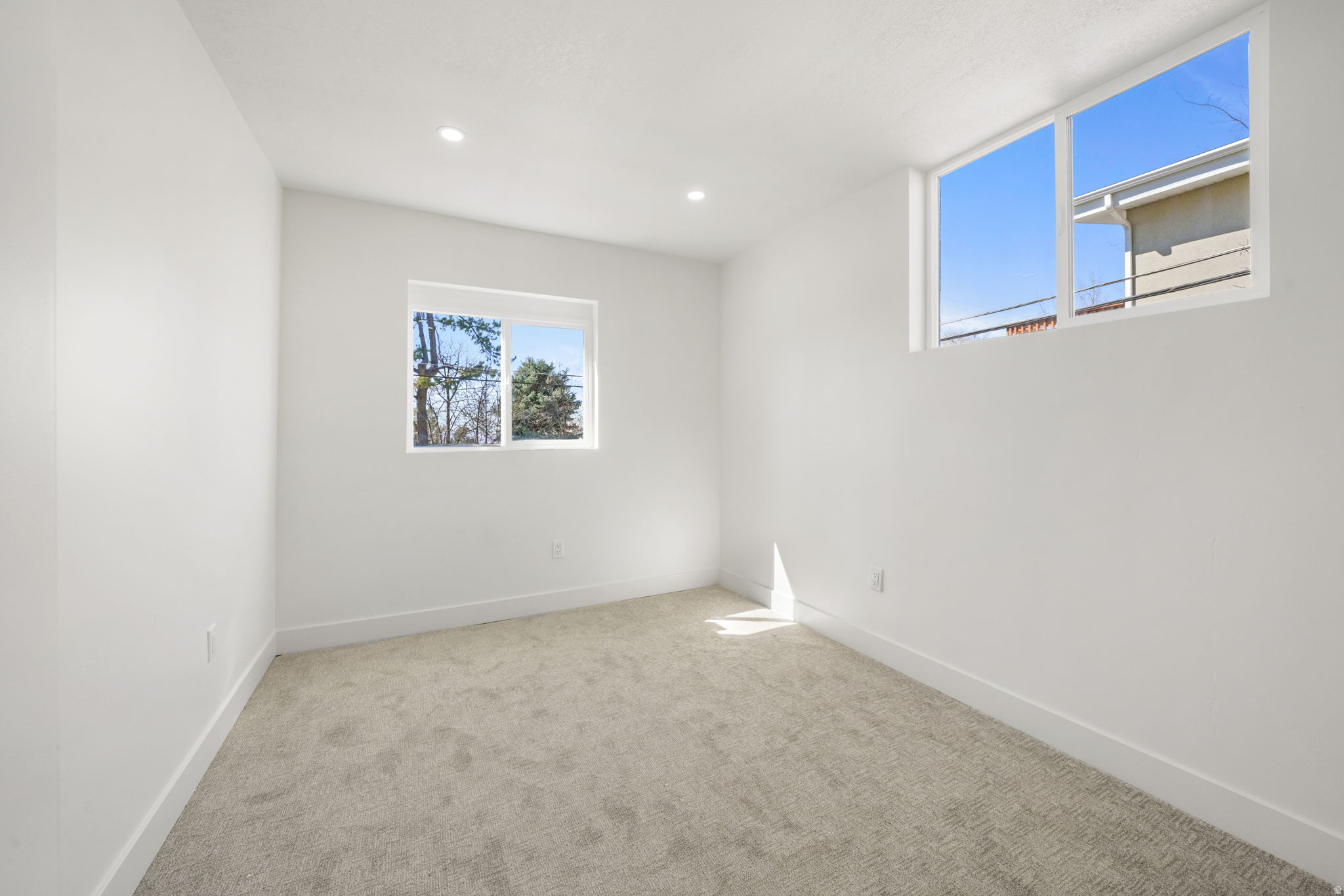CREST VIEW MANOR - Residential