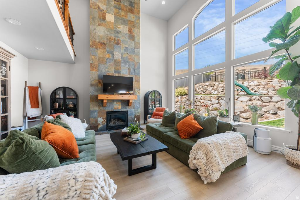 EAGLE SUMMIT - Residential