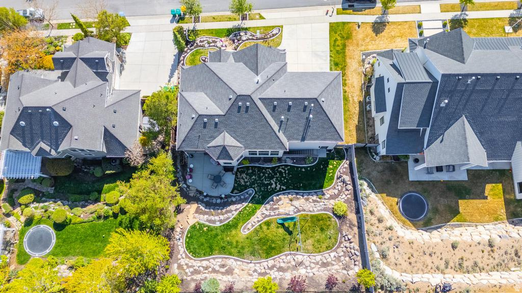 EAGLE SUMMIT - Residential