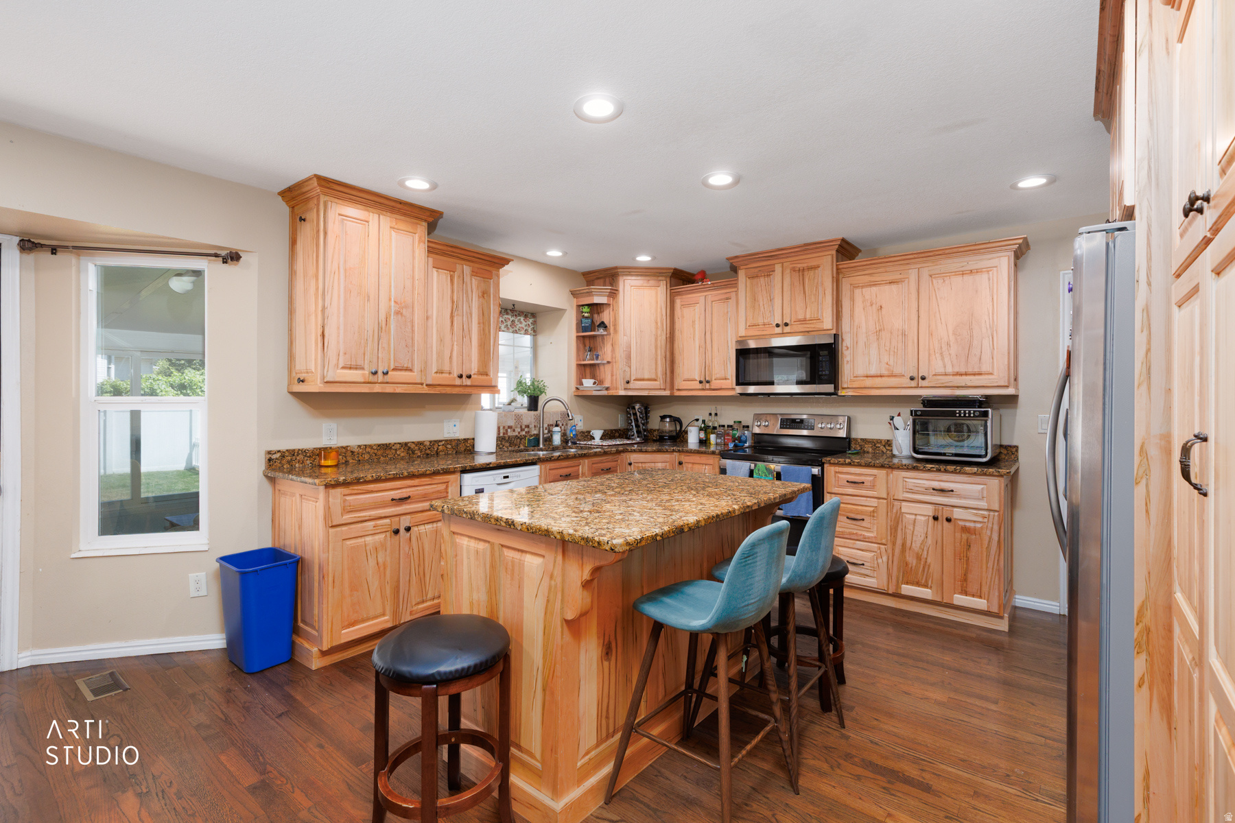 BARNES - Residential