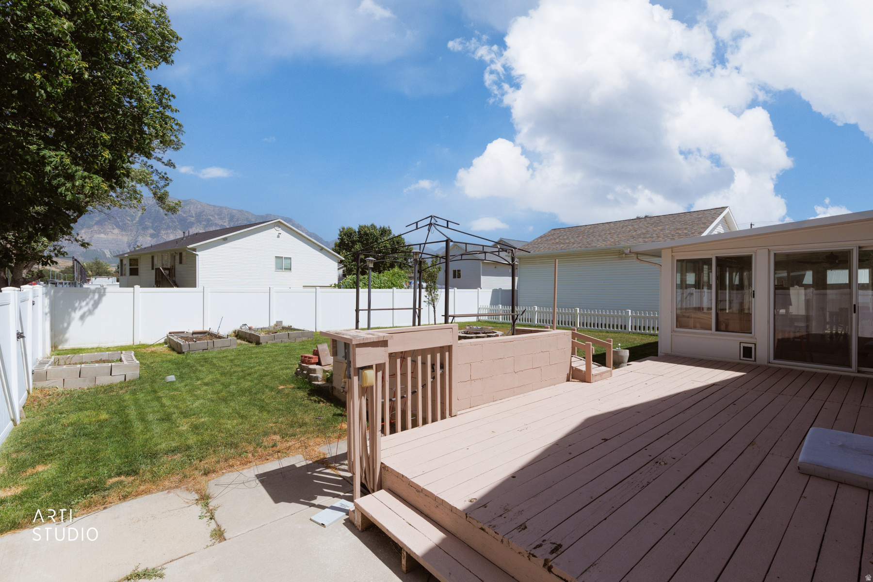 BARNES - Residential