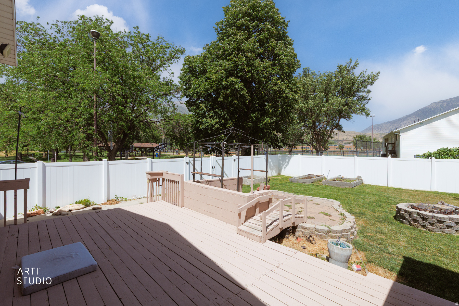 BARNES - Residential