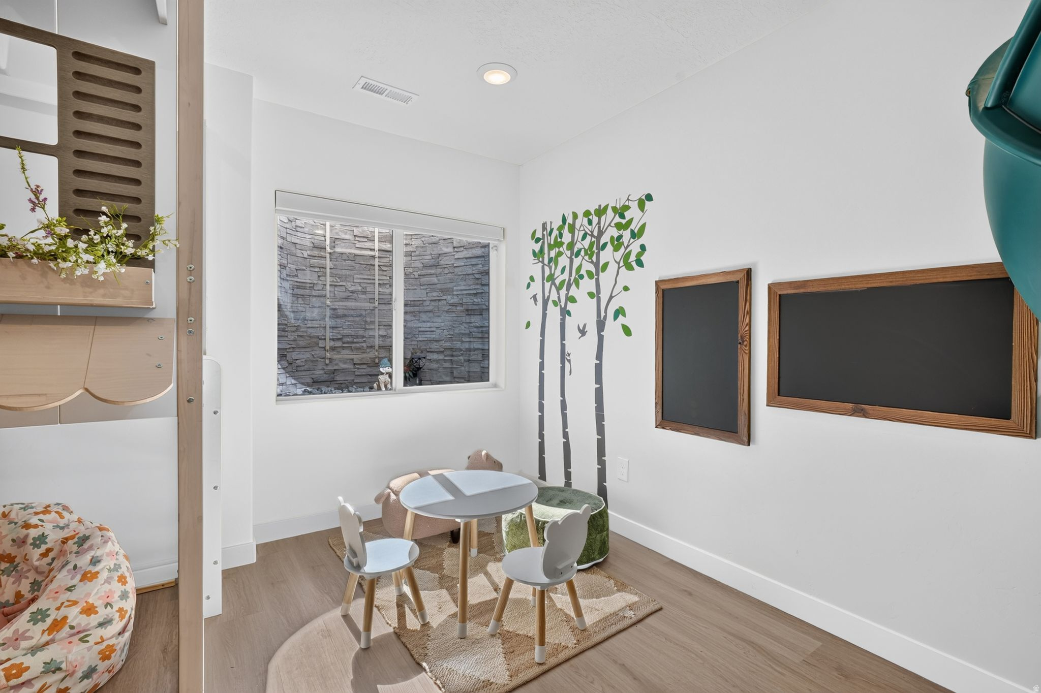 HOLBROOK SCANDIA CTG 3304 - Residential