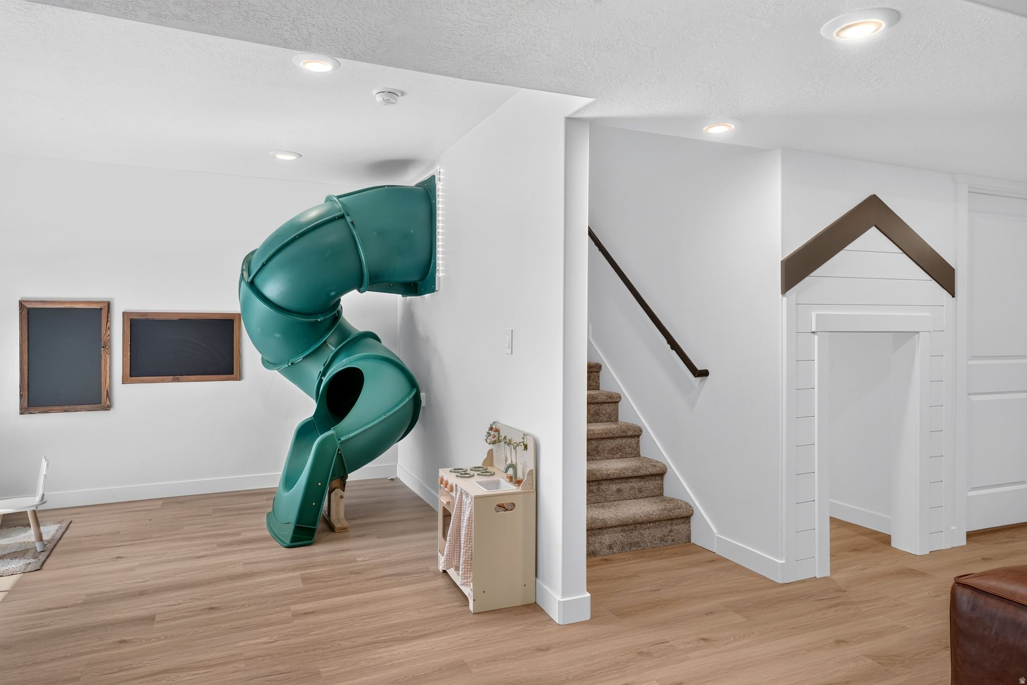 HOLBROOK SCANDIA CTG 3304 - Residential