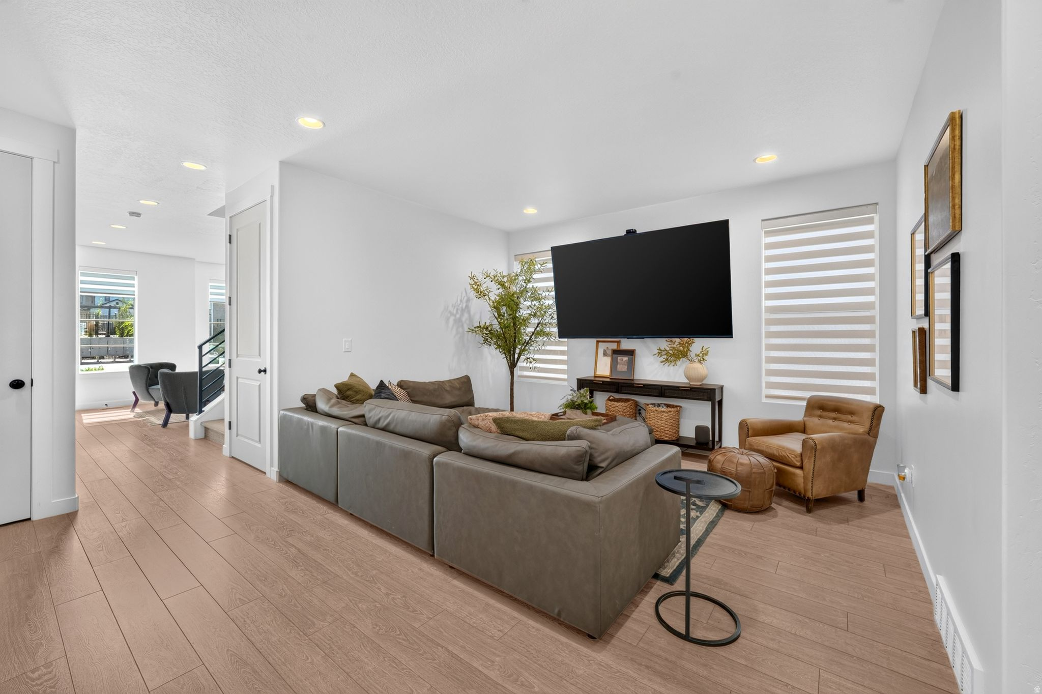HOLBROOK SCANDIA CTG 3304 - Residential