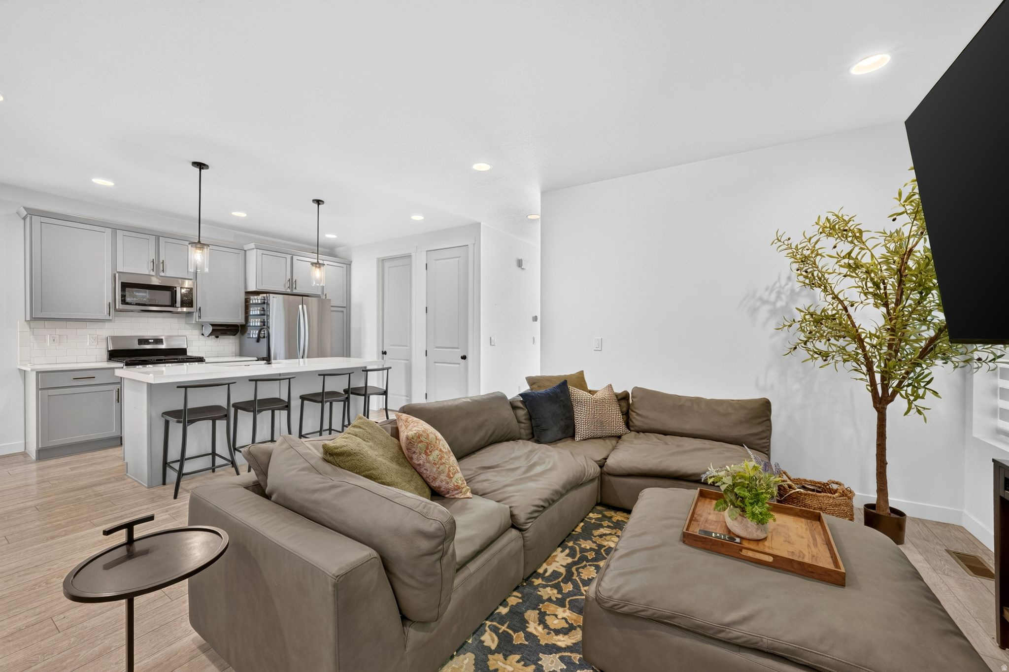 HOLBROOK SCANDIA CTG 3304 - Residential