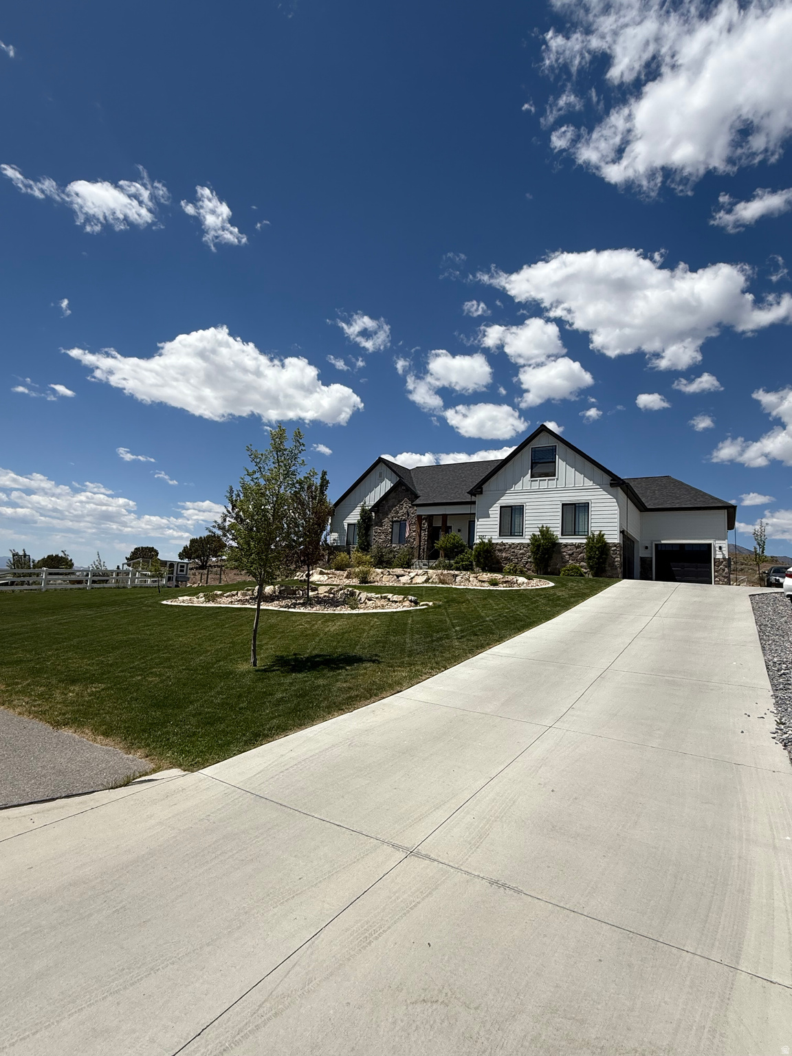 ***THIS LISTING IS COMING SOON, NO SHOWINGS AT THIS TIME*** AGENTS - READ AGENT REMARKS