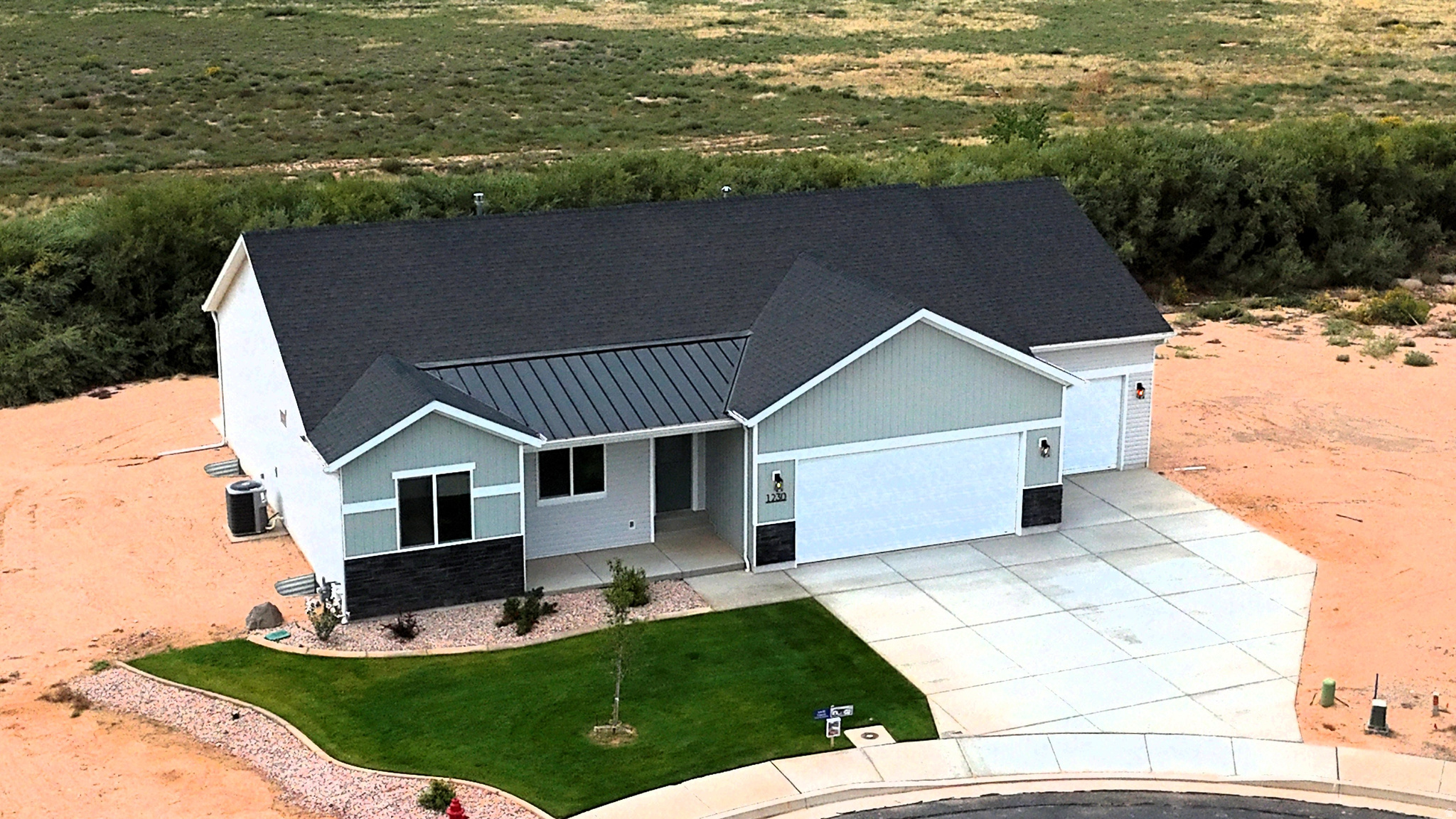 EQUESTRIAN POINTE - Residential