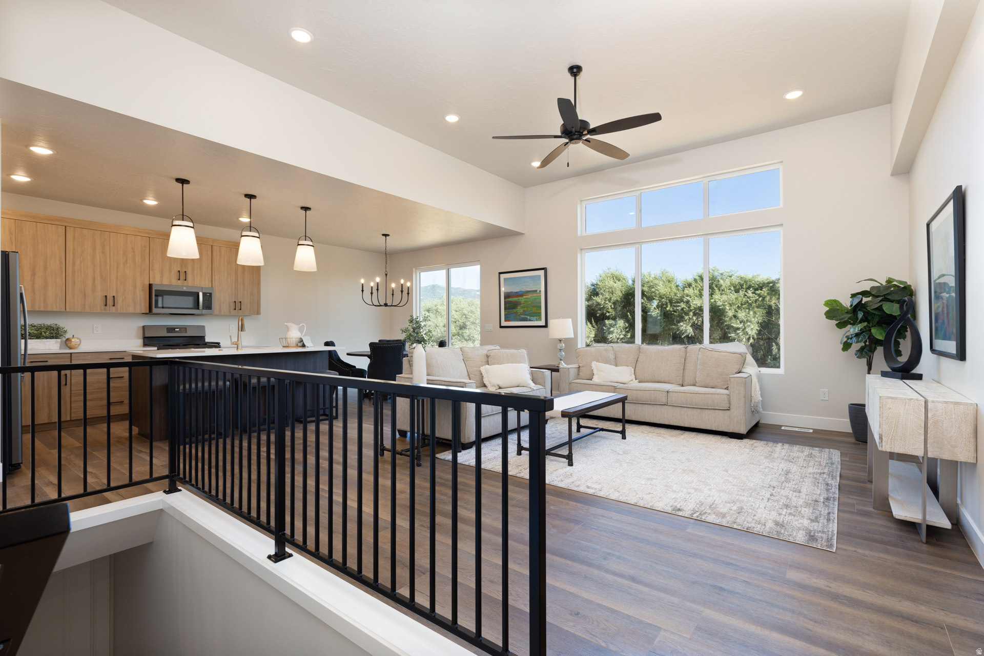 EQUESTRIAN POINTE - Residential
