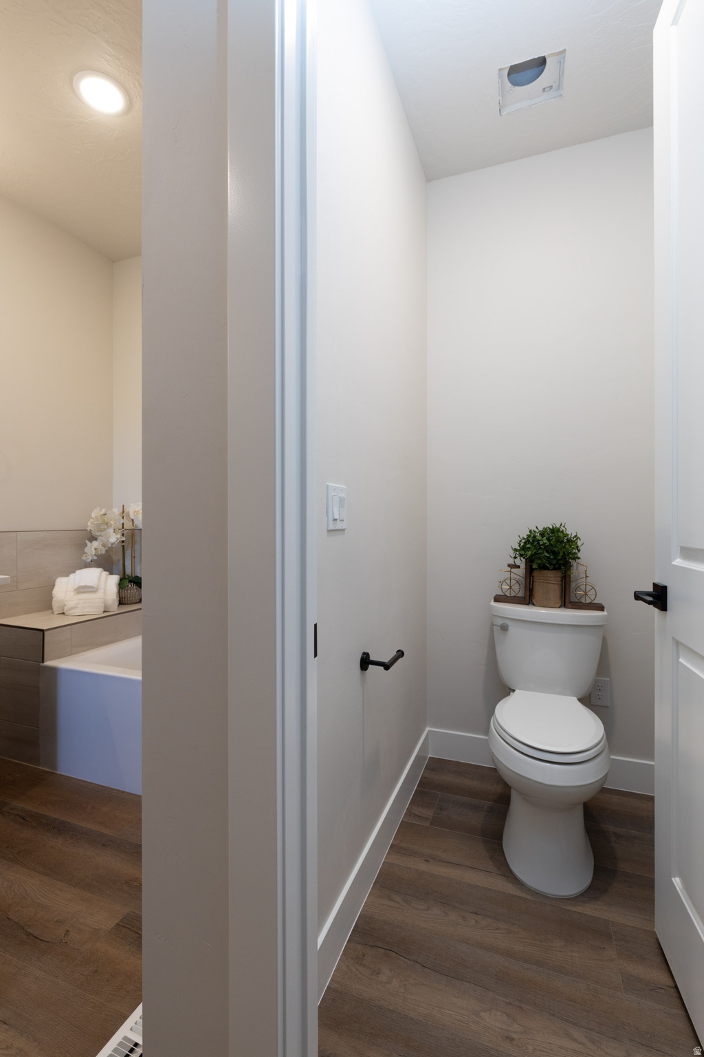 EQUESTRIAN POINTE - Residential